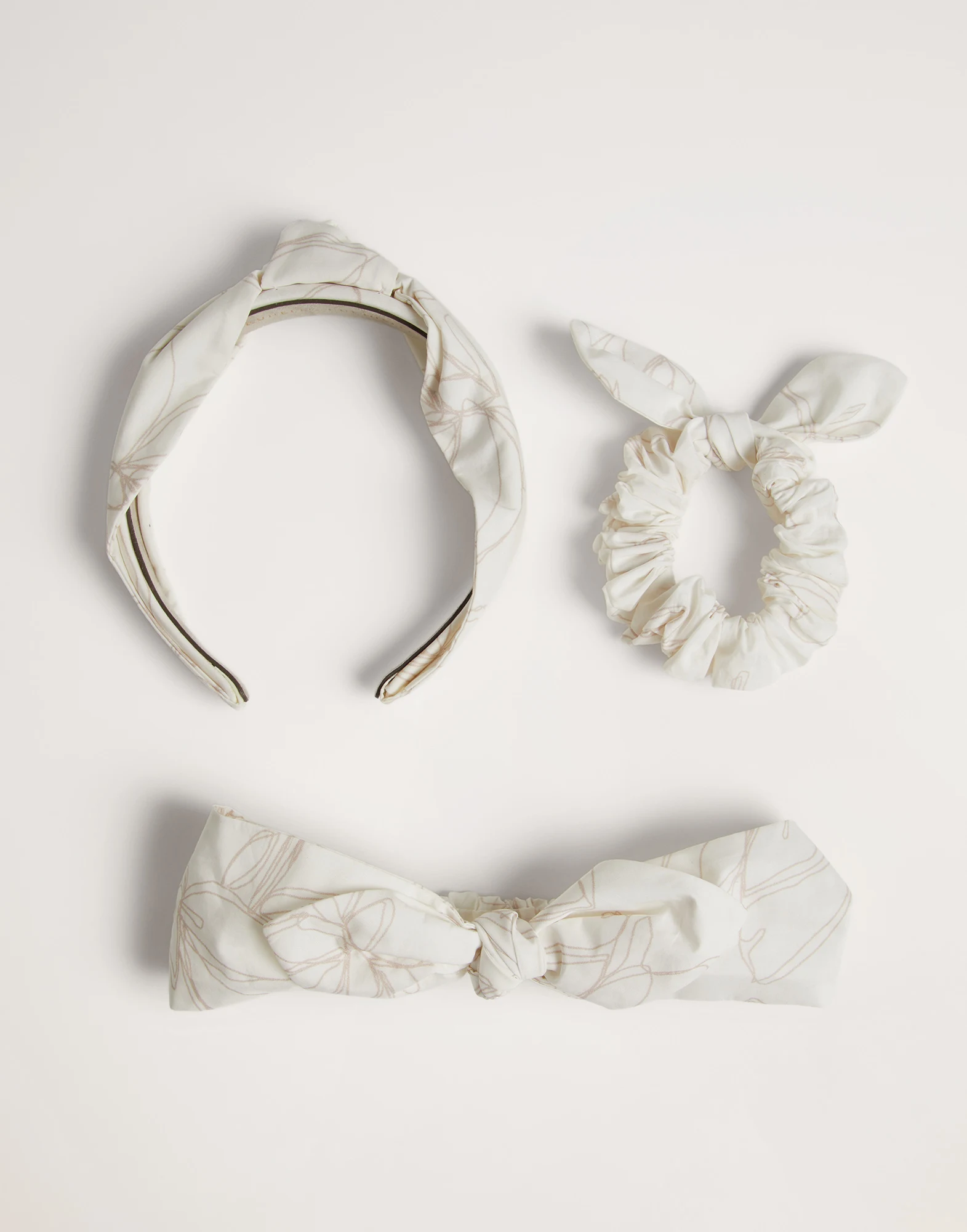 Flower doodle hair accessories set