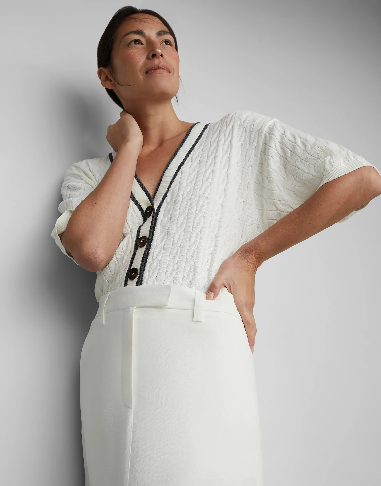 Viscose and linen fluid twill sartorial column skirt