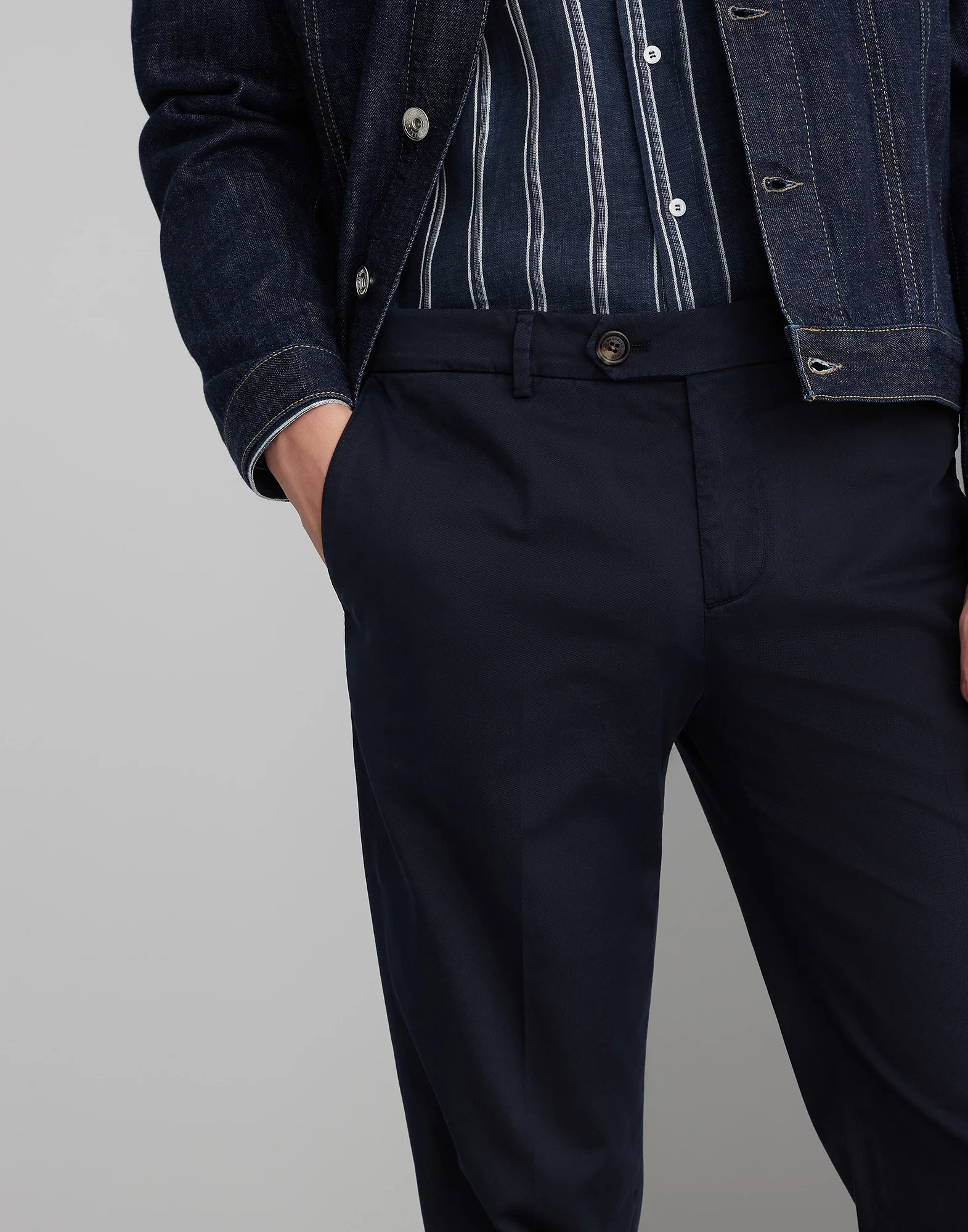 Garment-dyed Italian fit trousers in American Pima comfort cotton gabardine