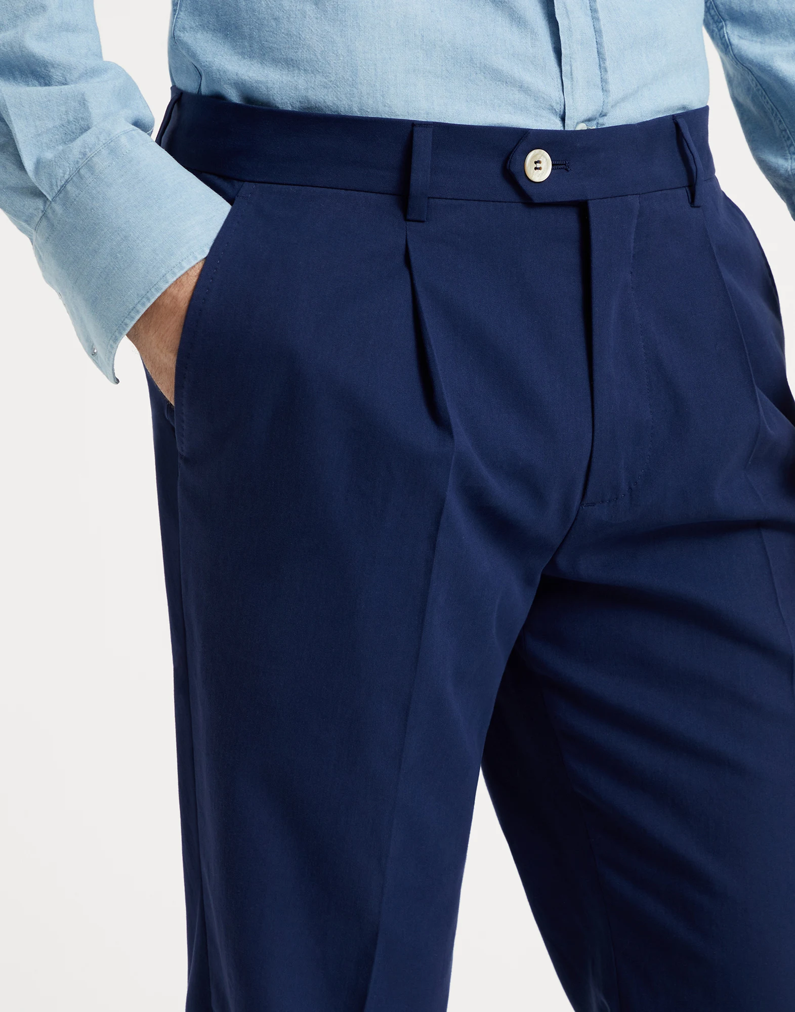 Cotton and kapok gabardine leisure fit trousers with pleat