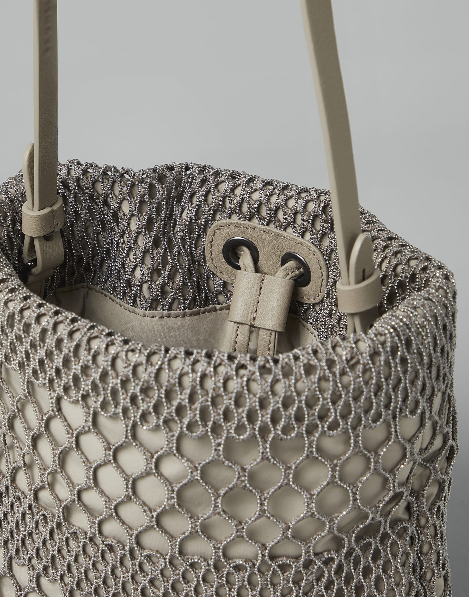 Precious net embroidery bucket bag