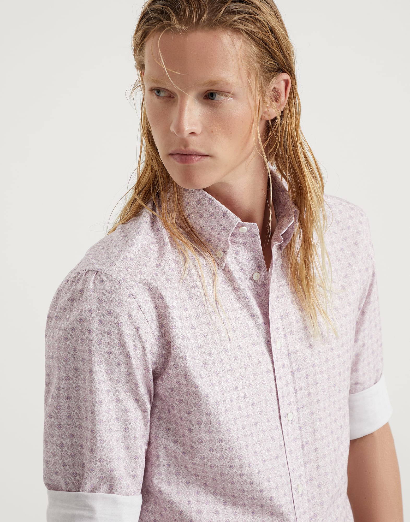 Cotton slim fit shirt with geometric pattern and button-down collar