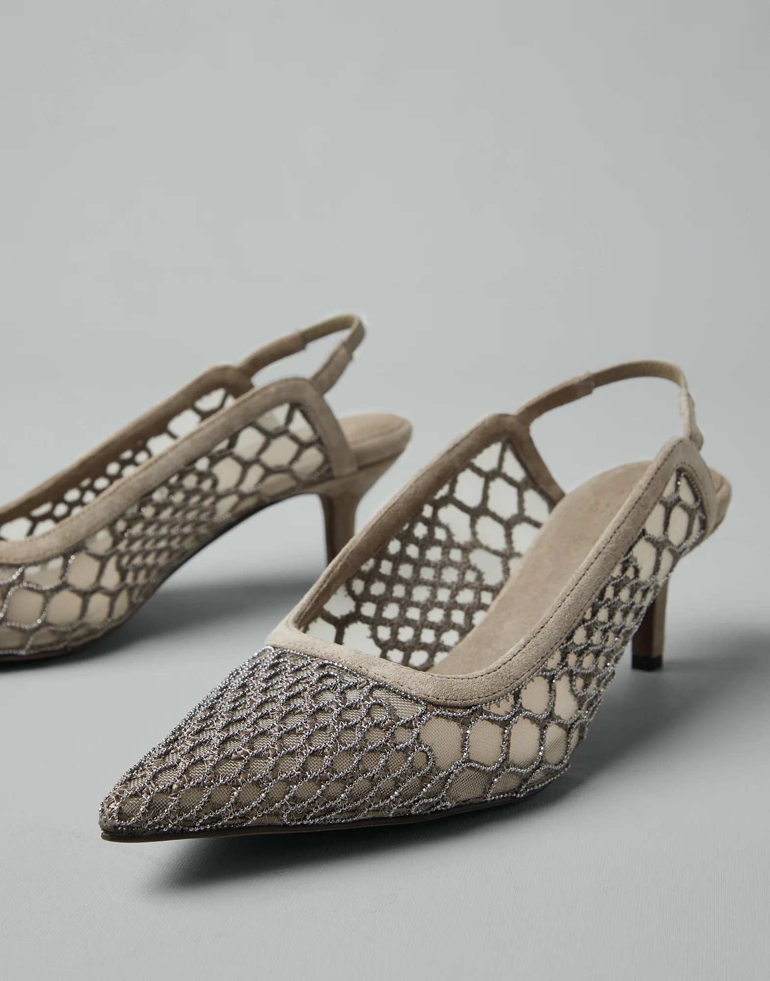 Precious net embroidery city heels