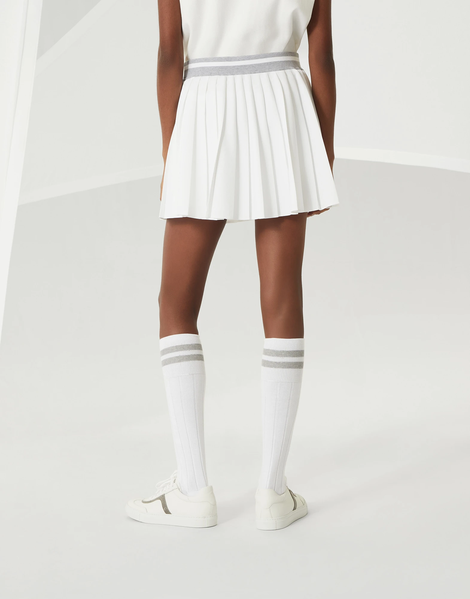 Pleated skirt with logo