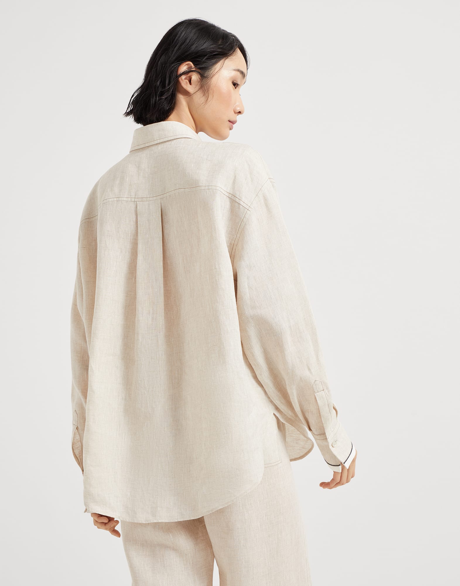 Linen shirt with monili