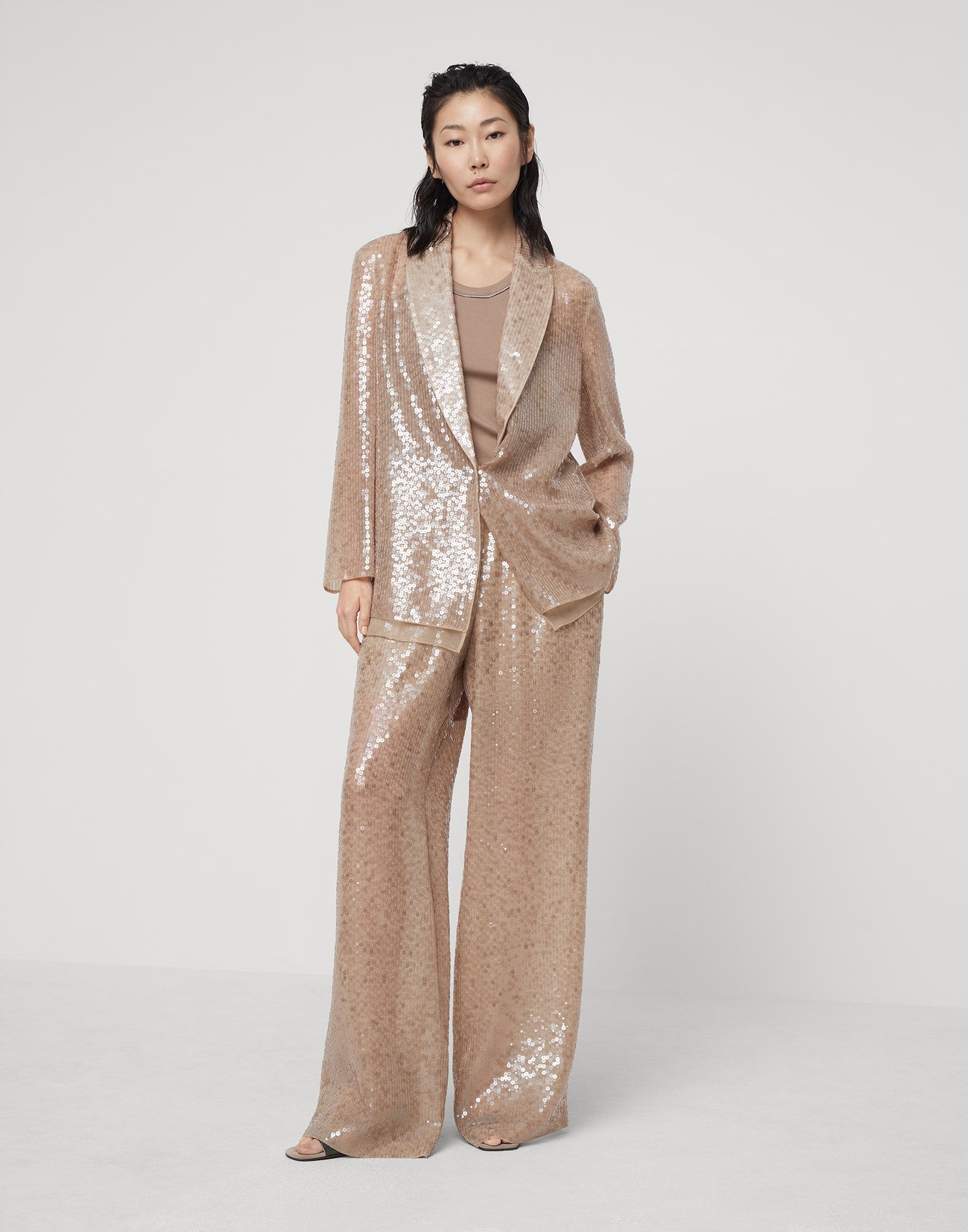 Dazzling embroidery matching set in crispy silk