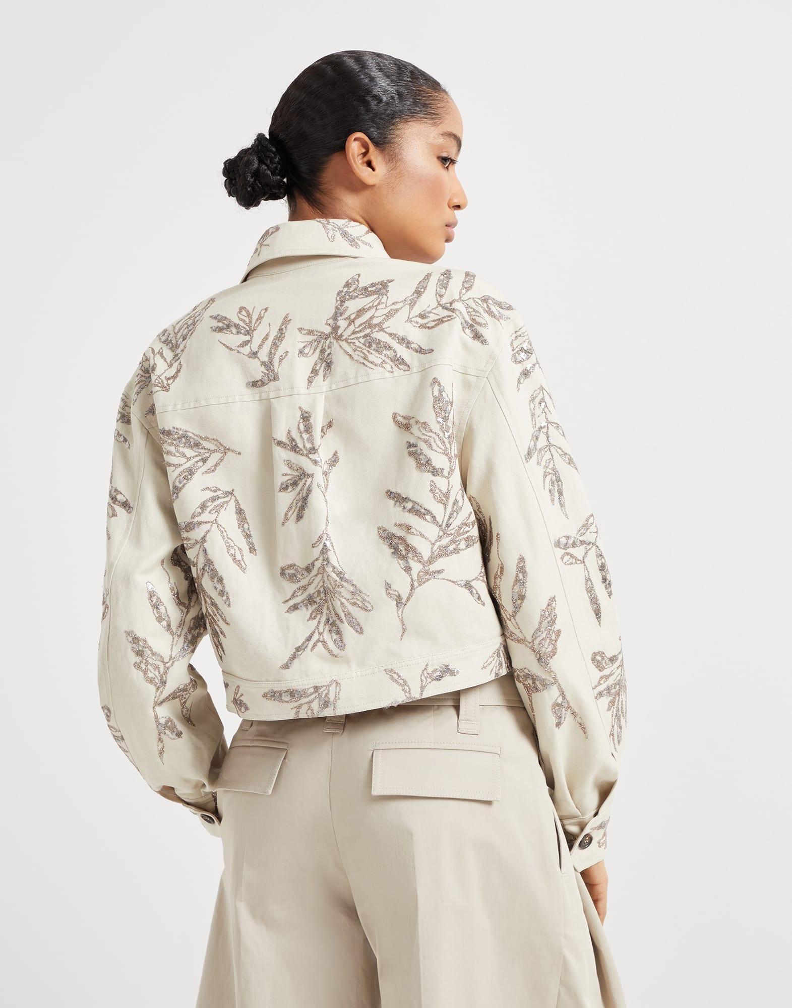 Flora Embroidery outerwear