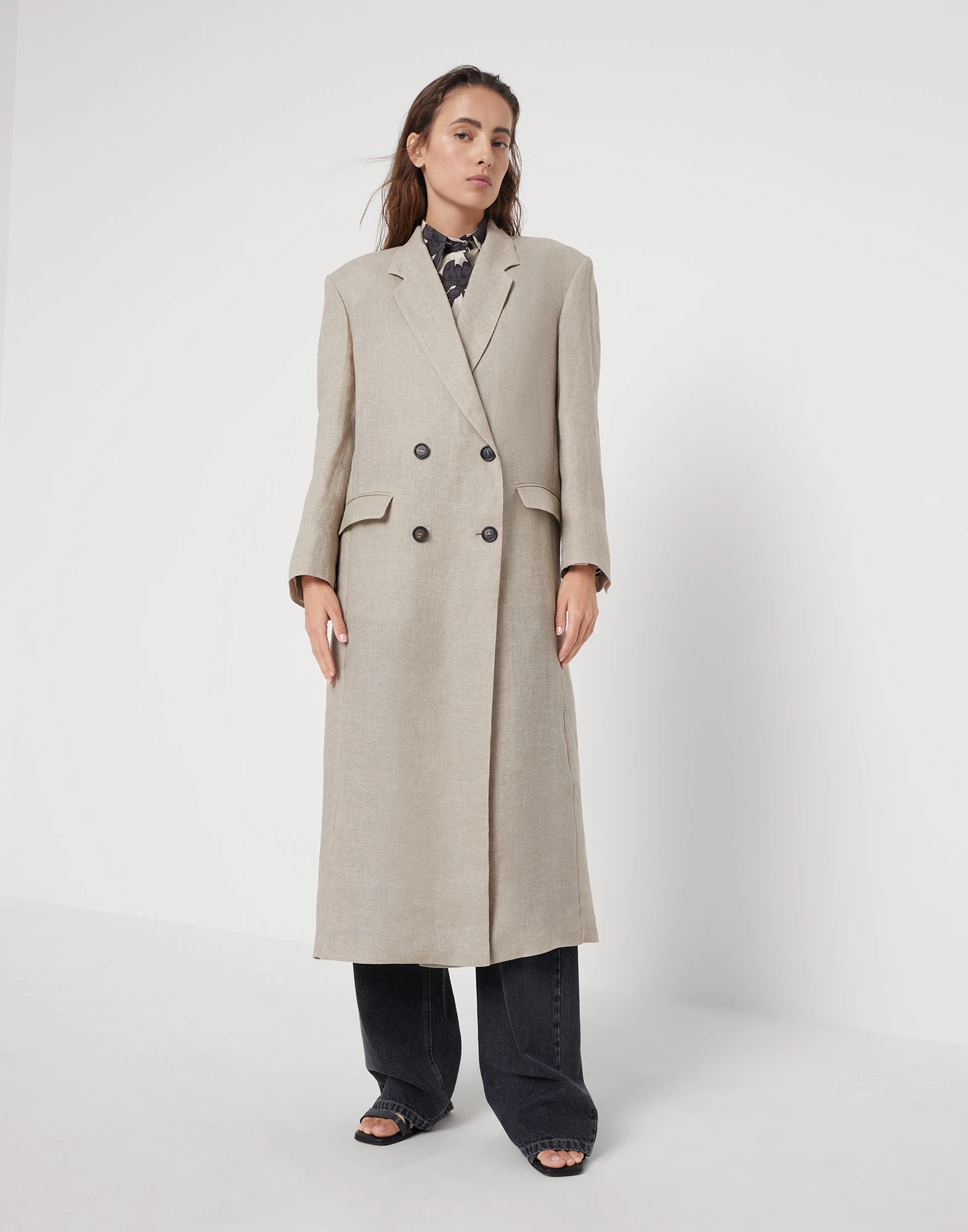 Lightweight linen coat with monili