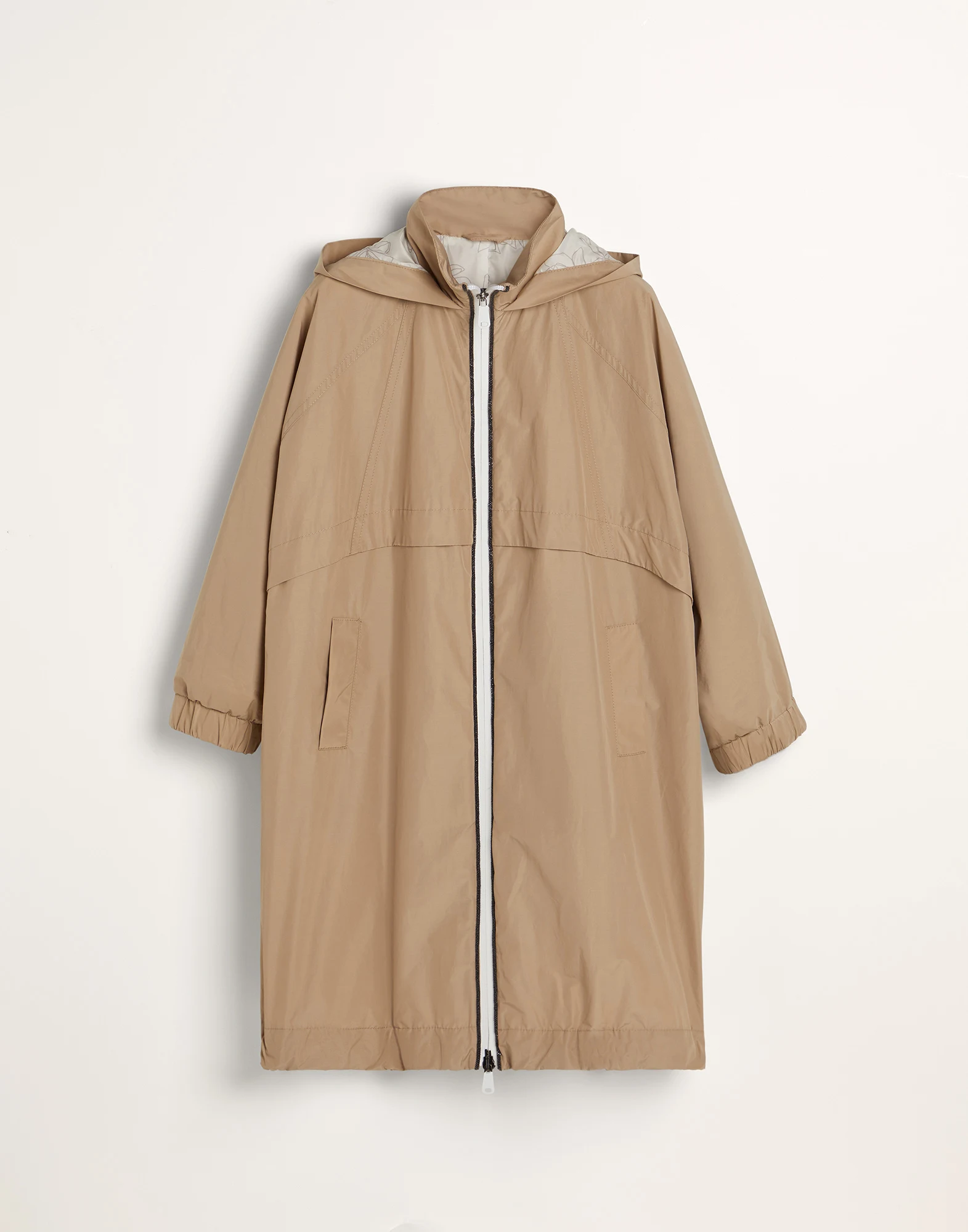 Water-resistant taffeta lightweight parka with monili