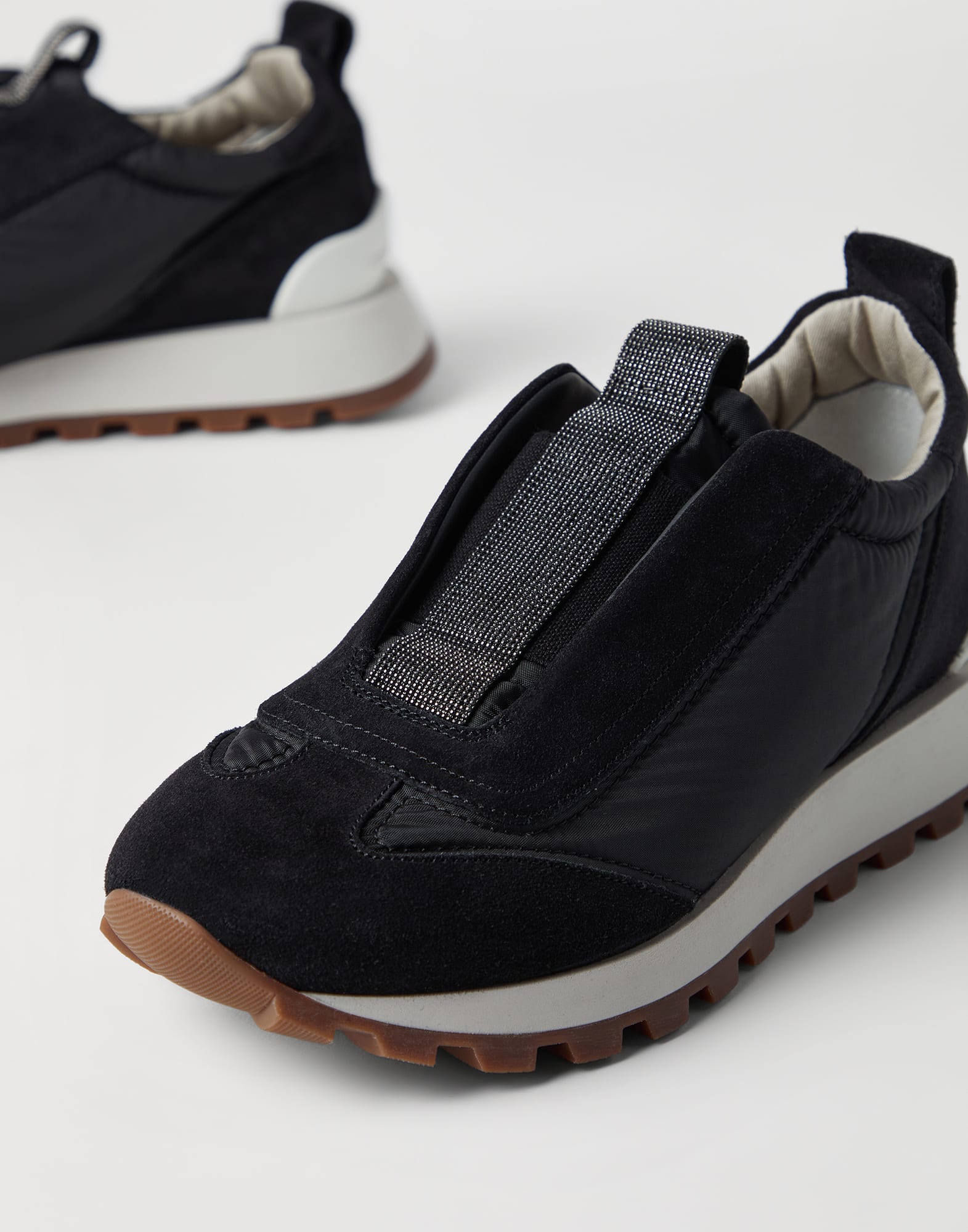 Suede and techno fabric runners with precious detail