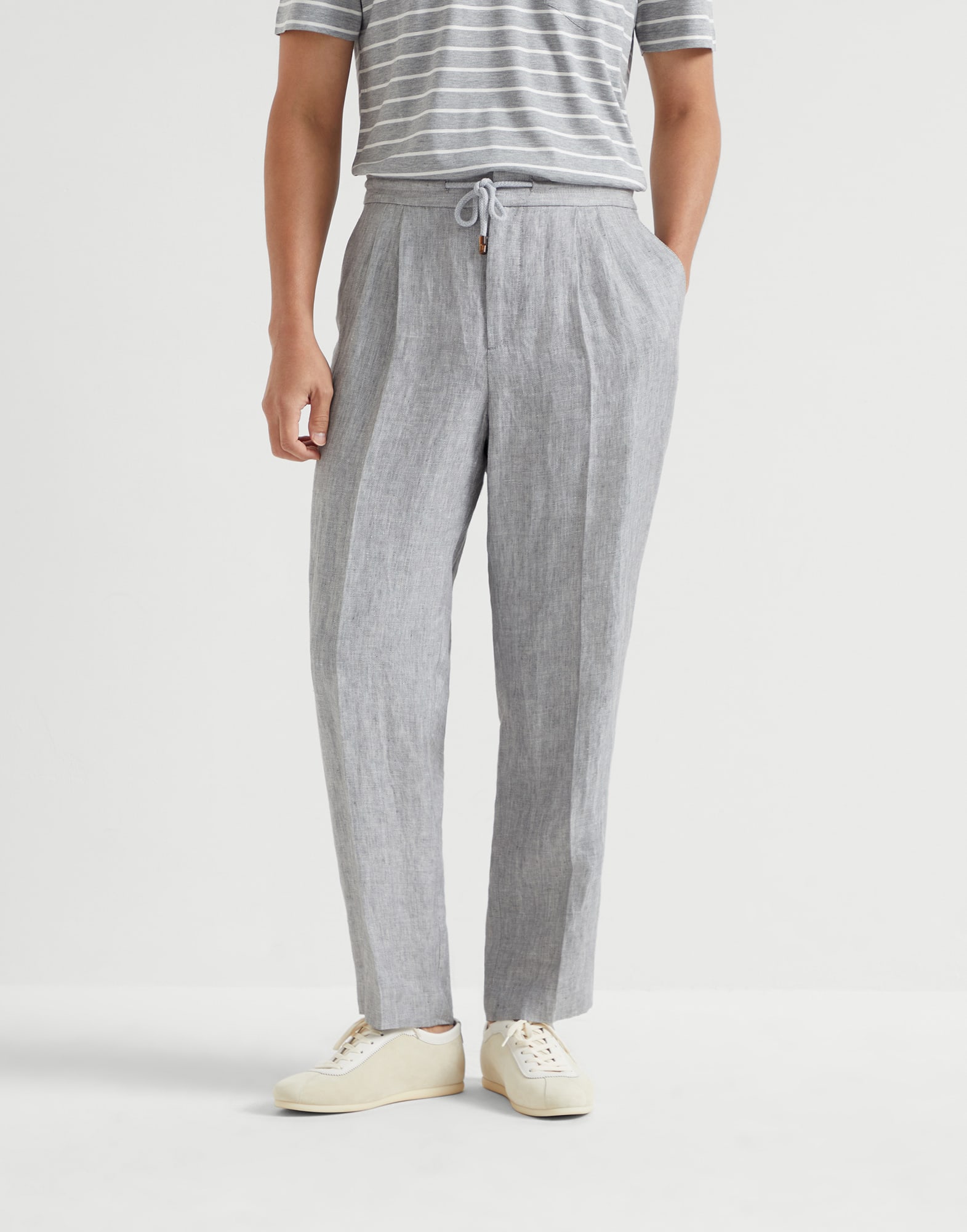 Trousers with drawstring