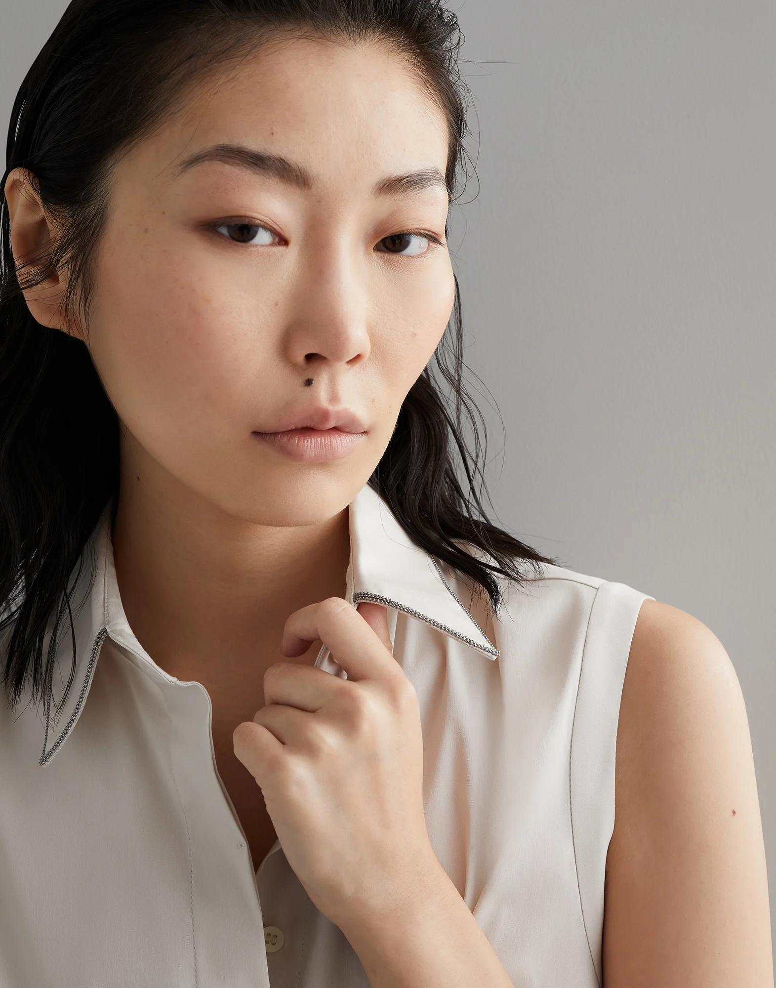 Stretch cotton poplin sleeveless shirt with shiny trim