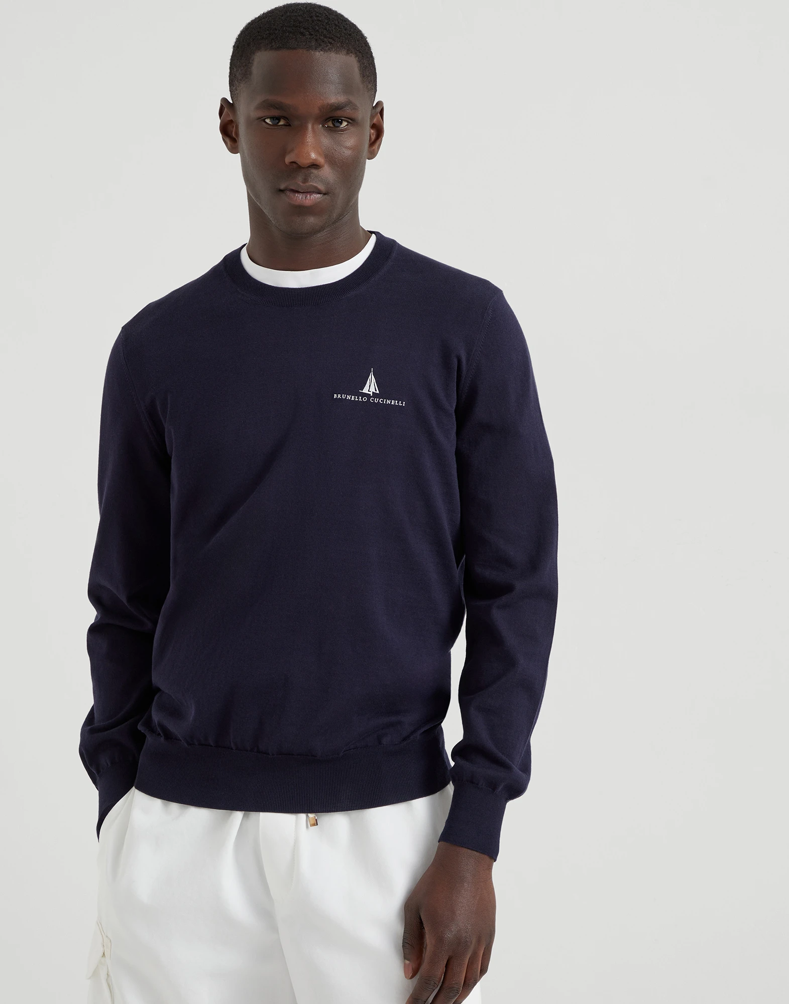 Lightweight sweater with embroidery