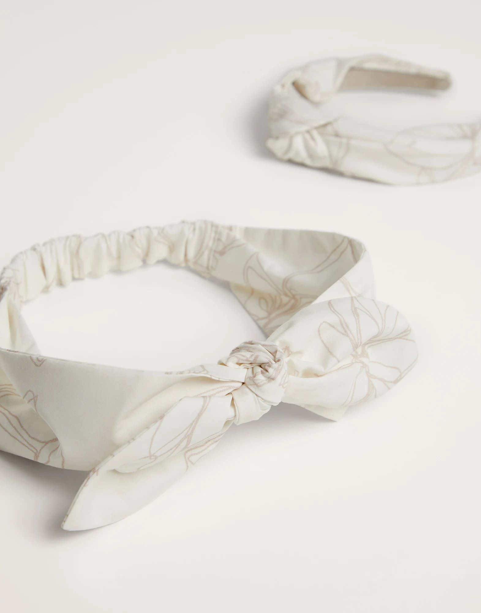 Flower doodle hair accessories set