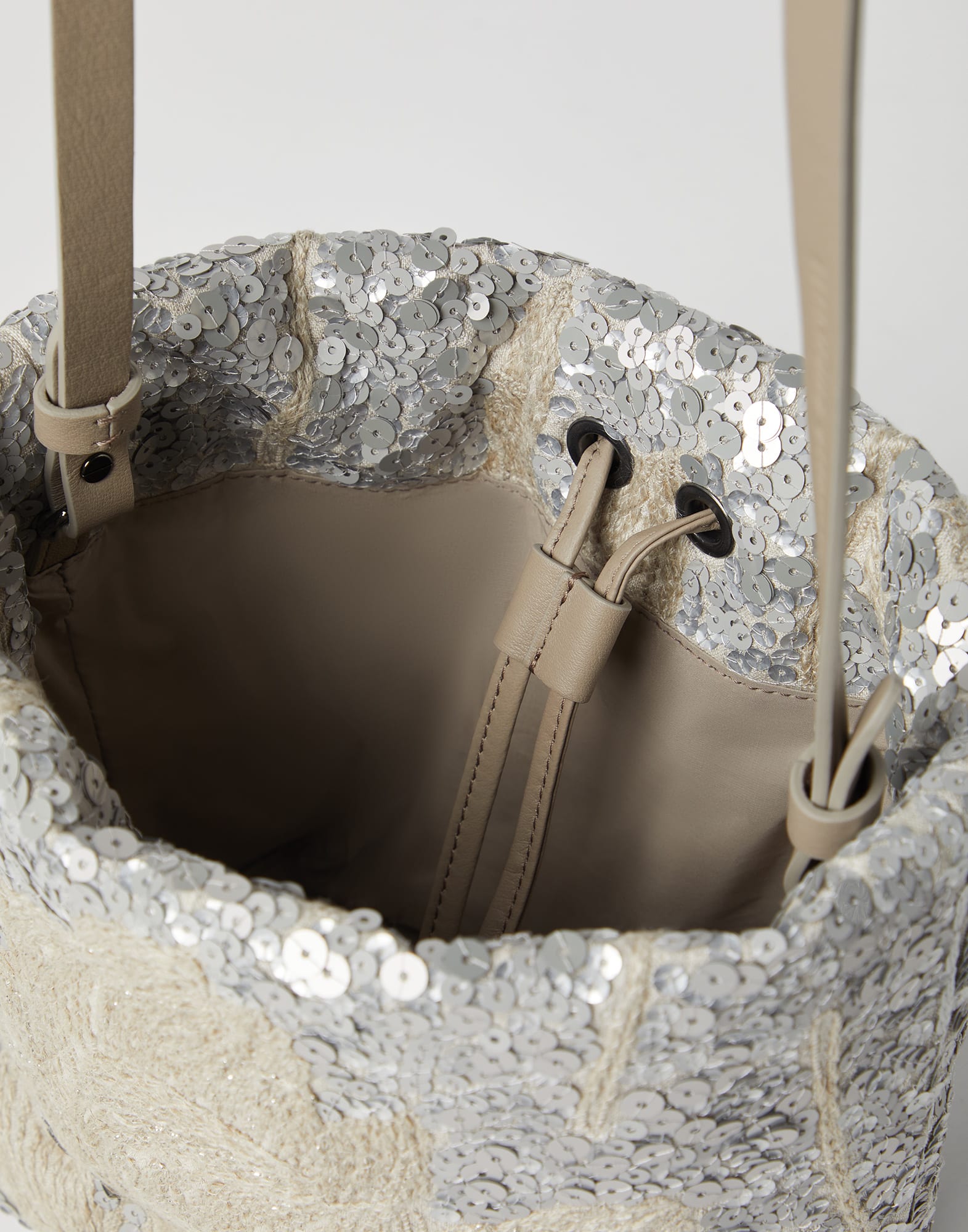 Magnolia embroidery bucket bag