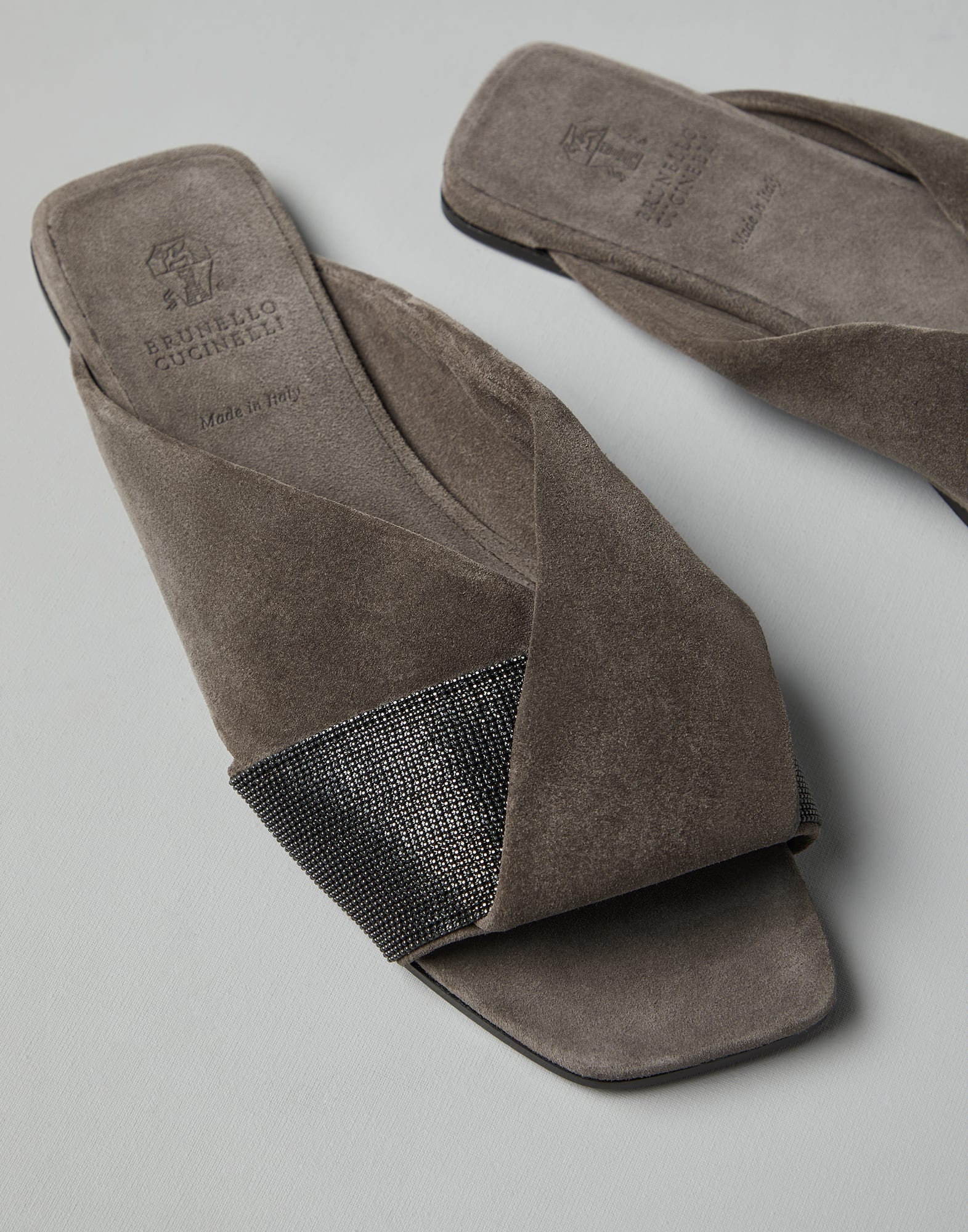 Suede slides with precious strap