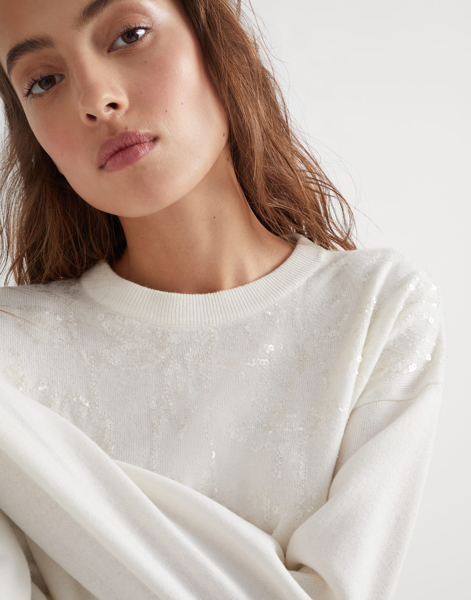 Virgin wool, cashmere and silk sweater with dazzling flower embroidery