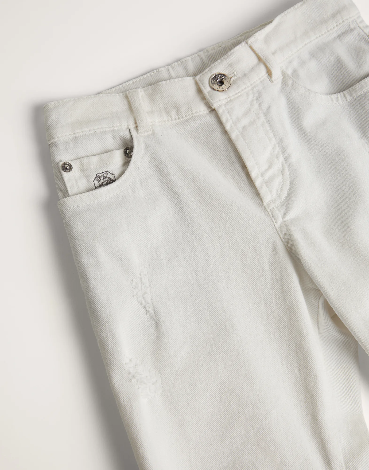 Garment-dyed five-pocket trousers in lightweight comfort cotton denim with rip details