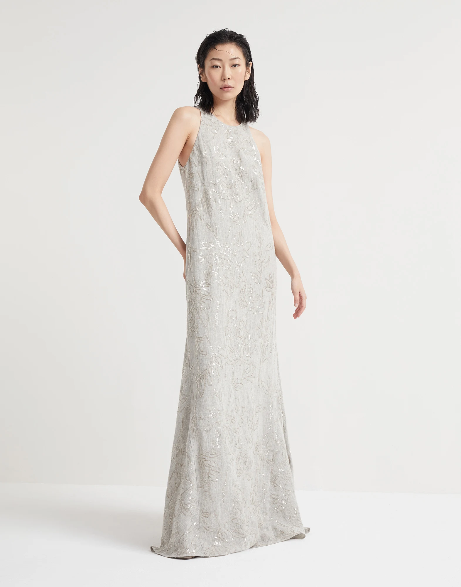 Linen gauze dress with dazzling flower embroidery