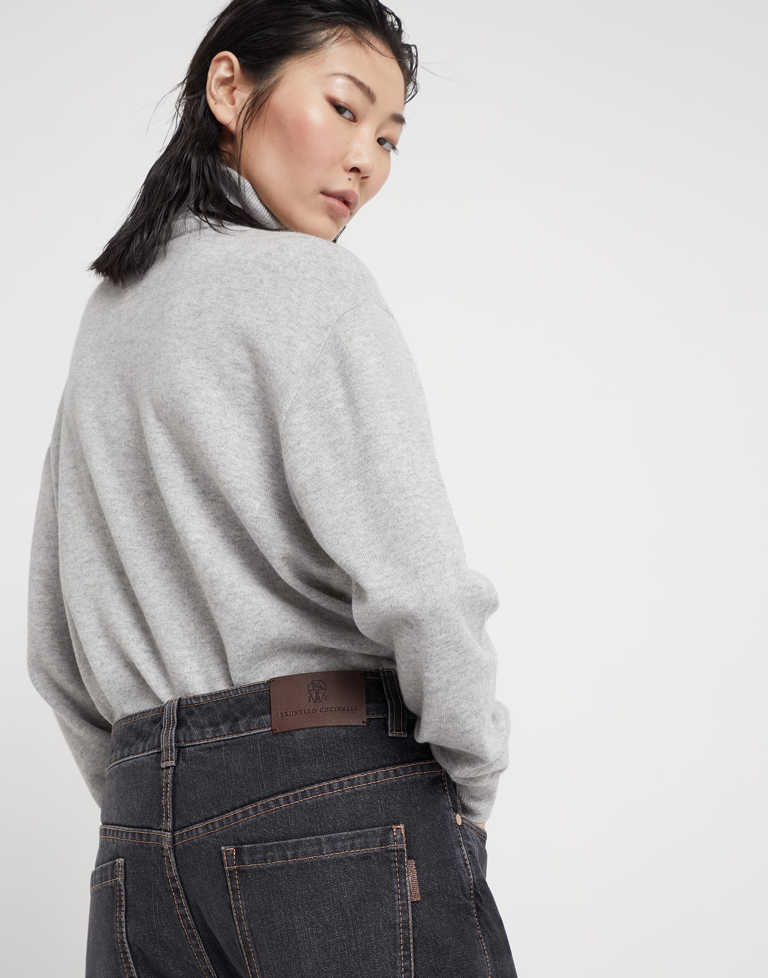 Authentic denim baggy trousers with shiny tab