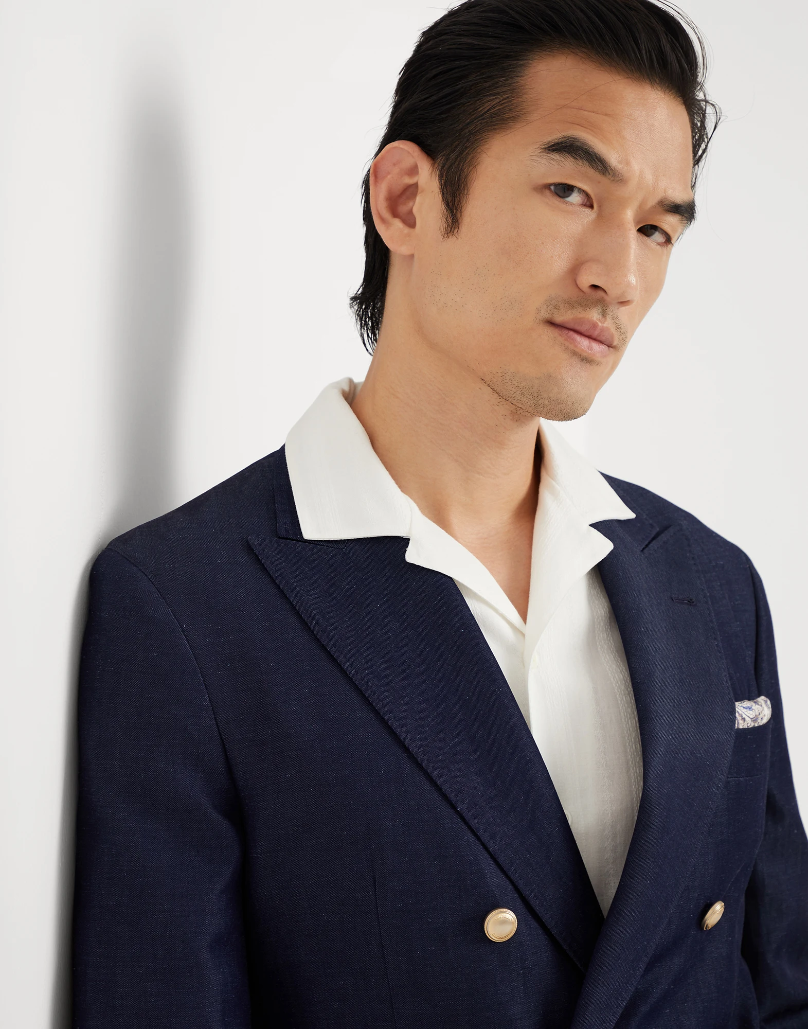 Wool and linen denim-effect twill one-and-a-half breasted blazer with patch pockets and metal buttons
