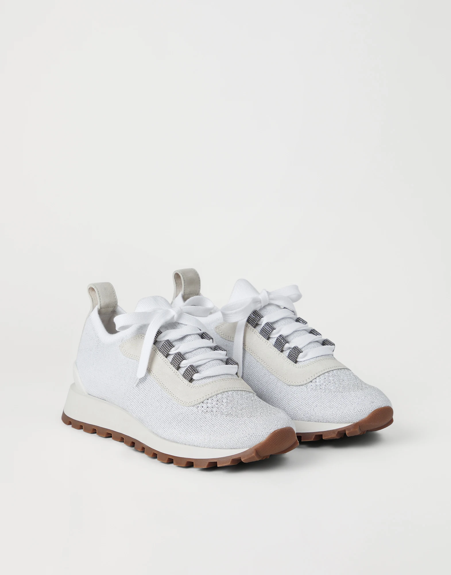 Sparkling cotton knit runners with shiny eyelets