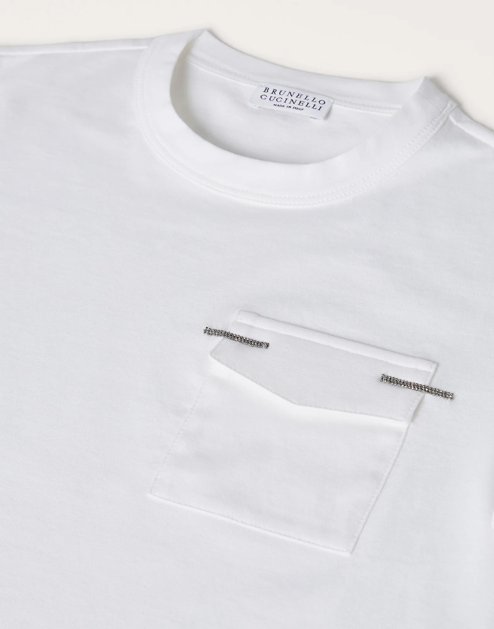 Cotton lightweight jersey T-shirt with chest pocket and monili