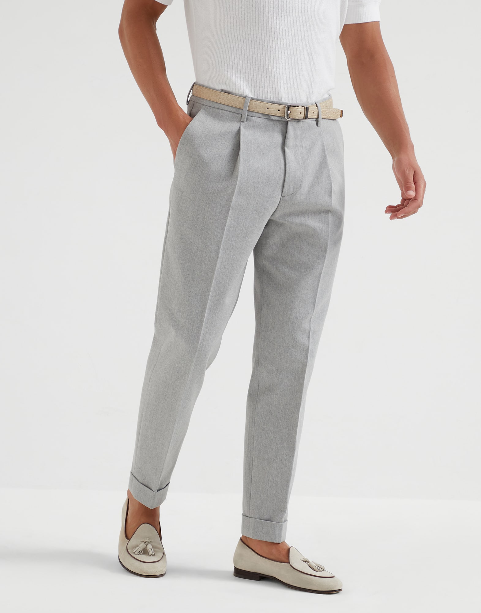 Trousers with pleats