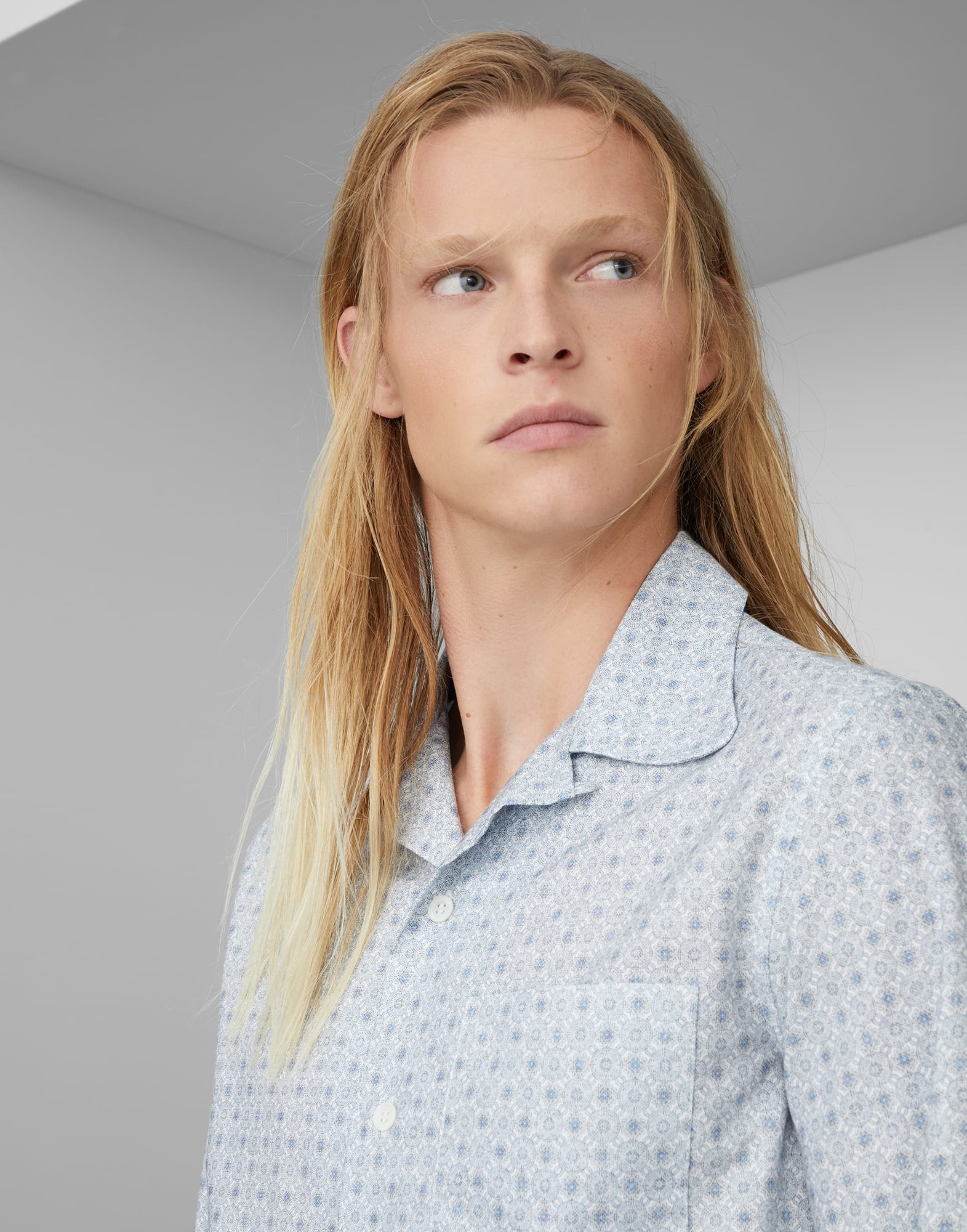 Cotton easy fit shirt with geometric pattern, camp collar and chest pocket