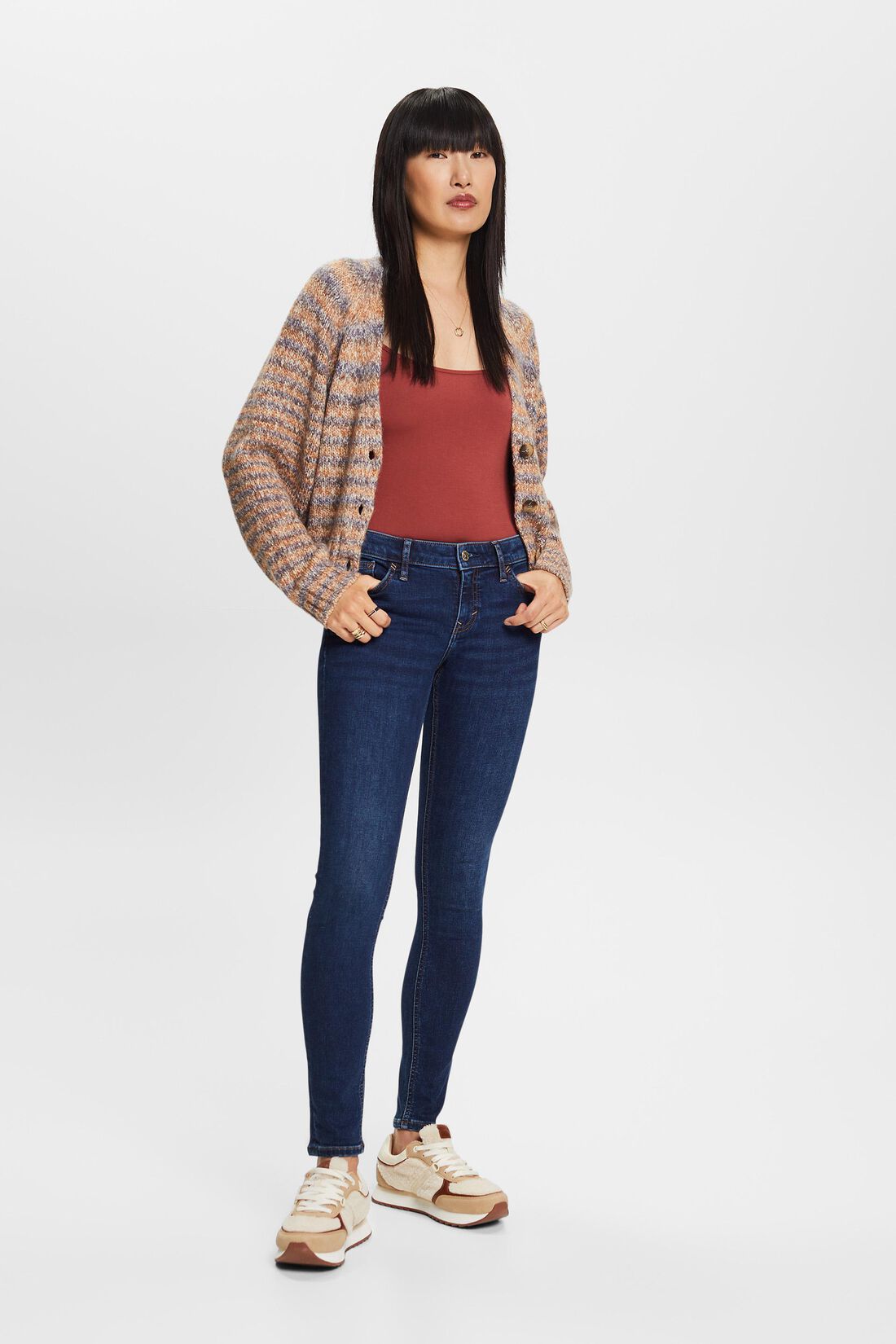 Schmale Jeans mit niedriger Bundh&ouml;he