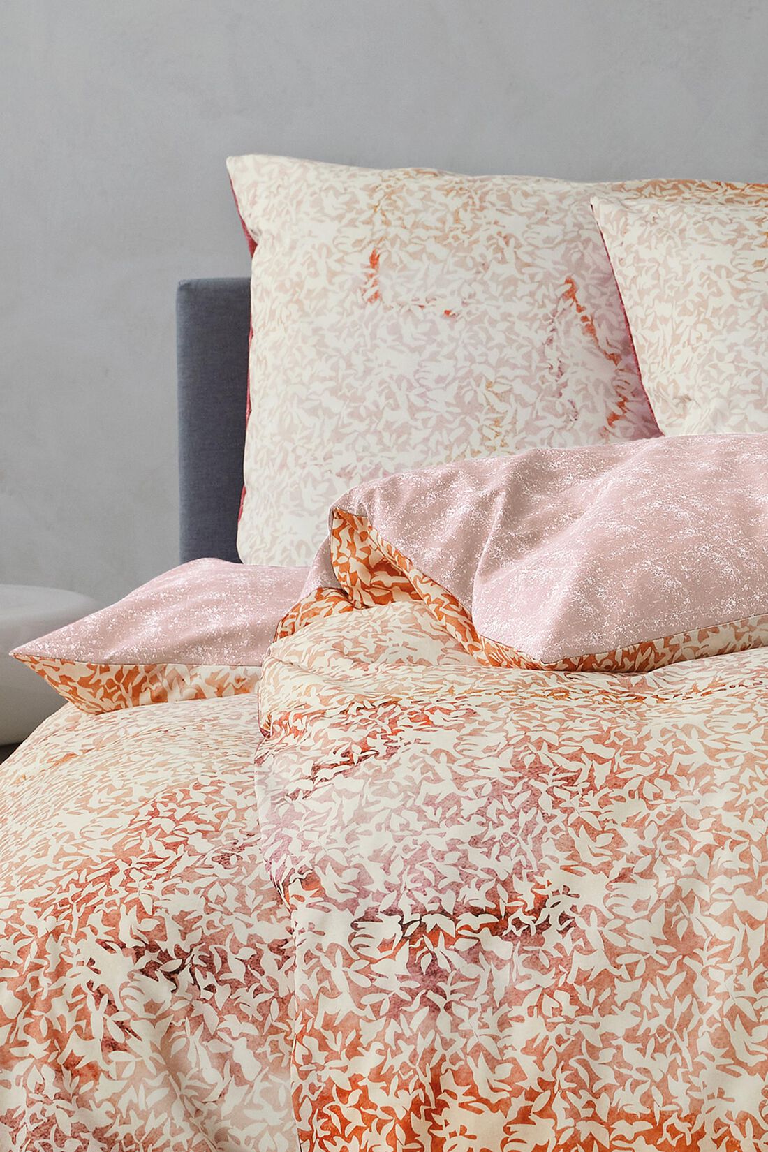 Satin-Bettw&auml;sche im floralen Design