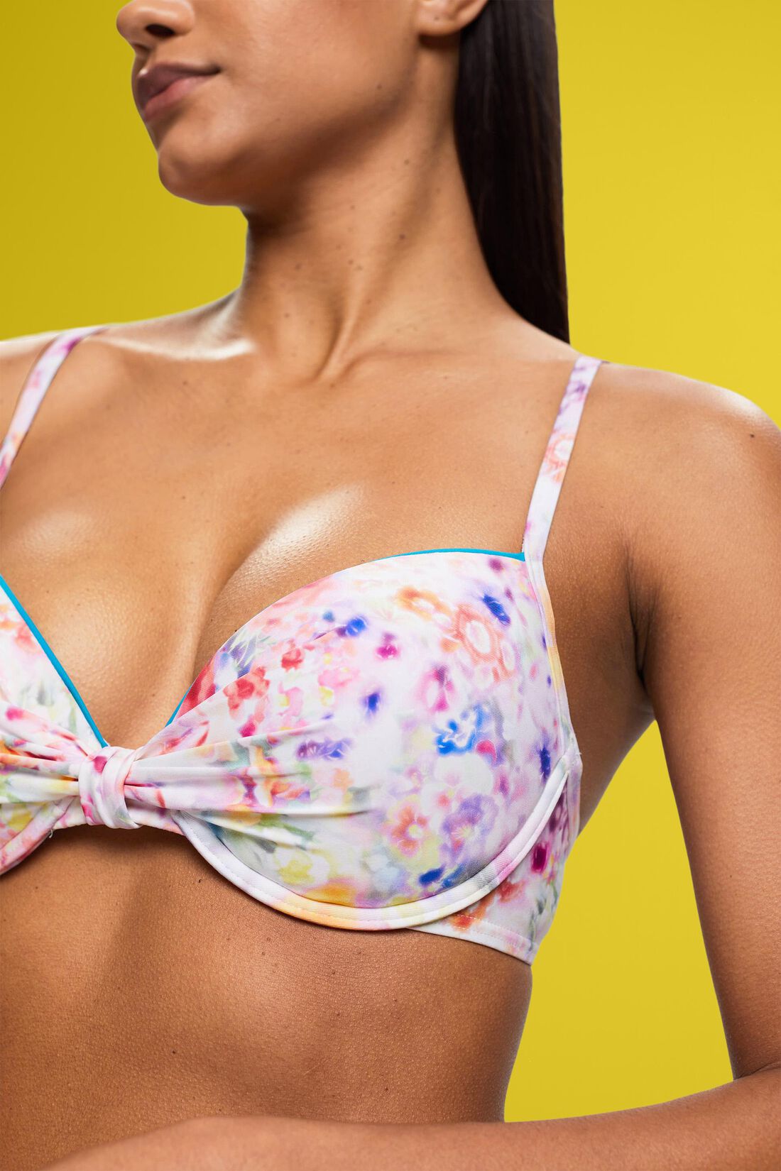 Wattiertes Bikinitop mit B&uuml;gel-Cups und Bl&uuml;mchenprint