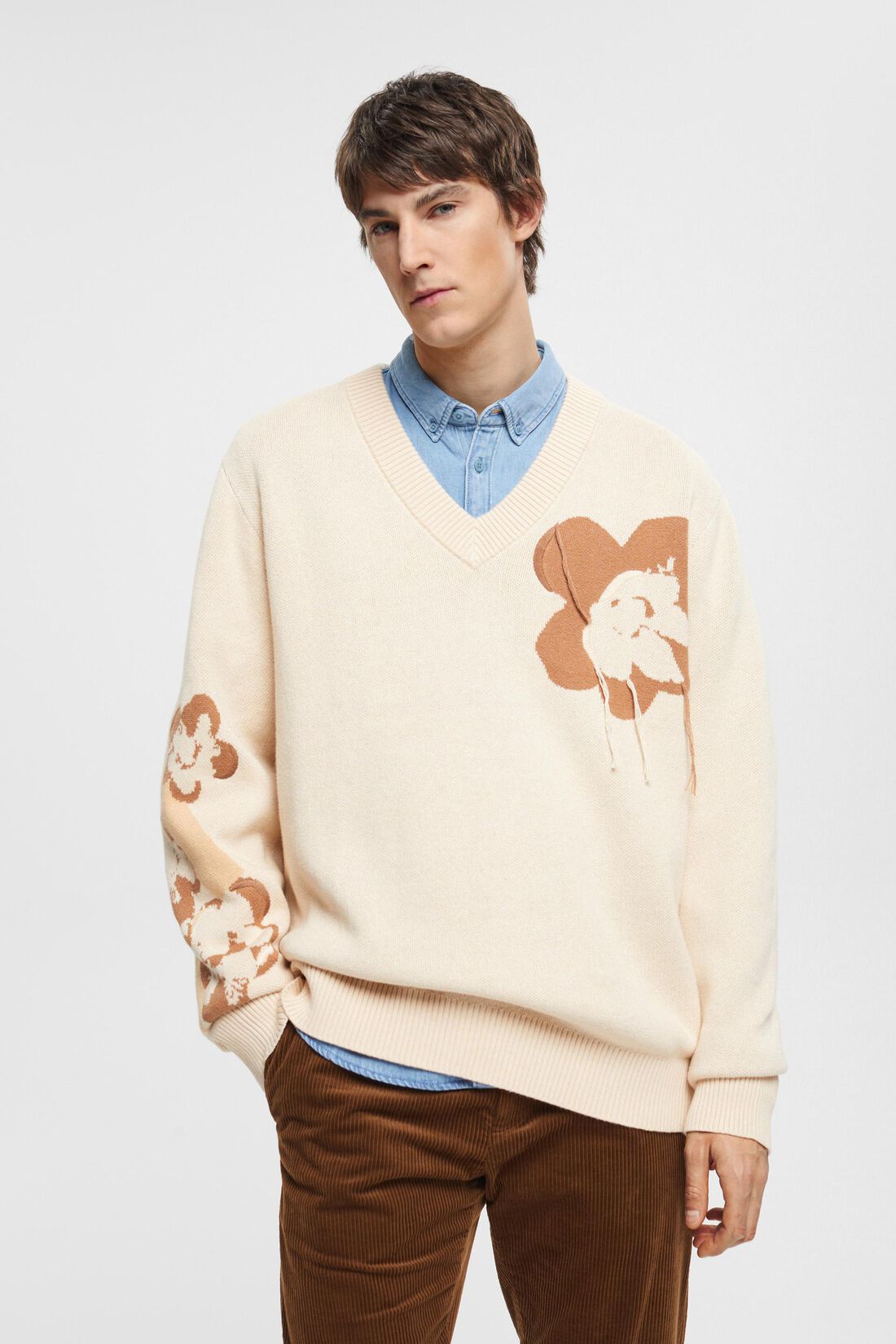 V-Ausschnitt-Sweater mit floralem Jacquardmuster