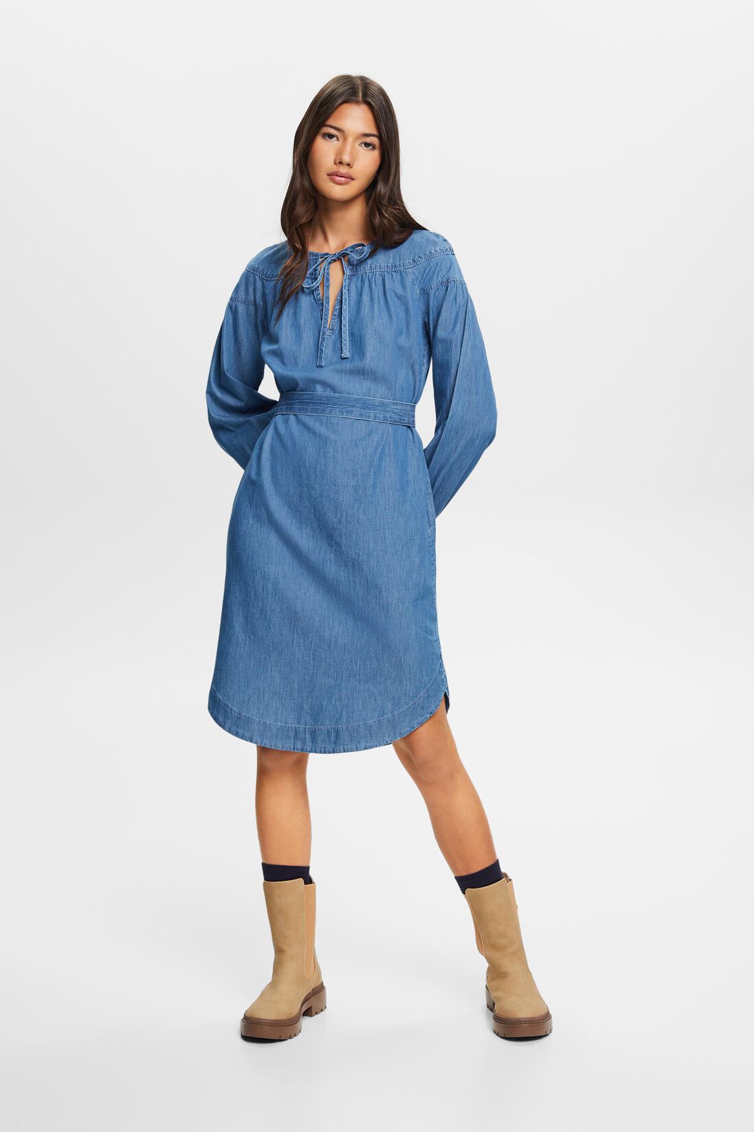 Leichtes Jeanskleid mit Bindeg&uuml;rtel