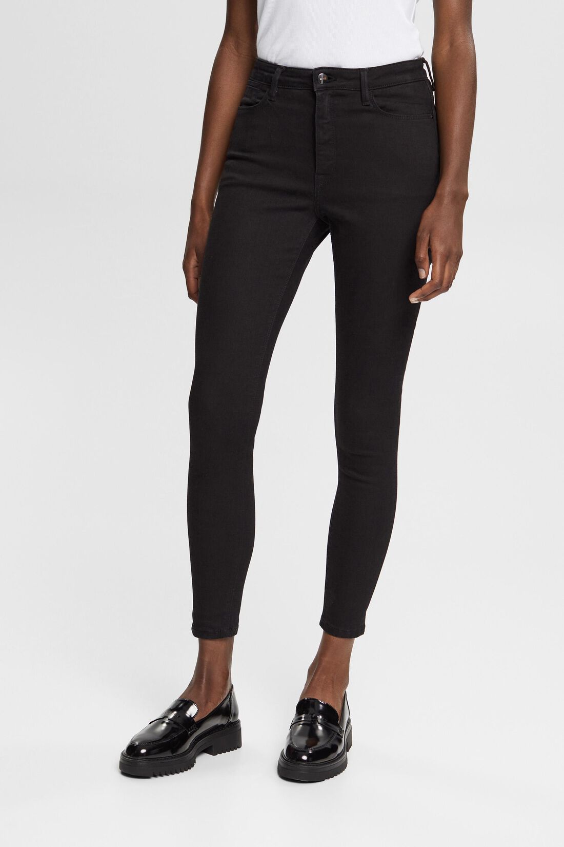 Recycelt: Shaping-Jeans mit Organic Cotton