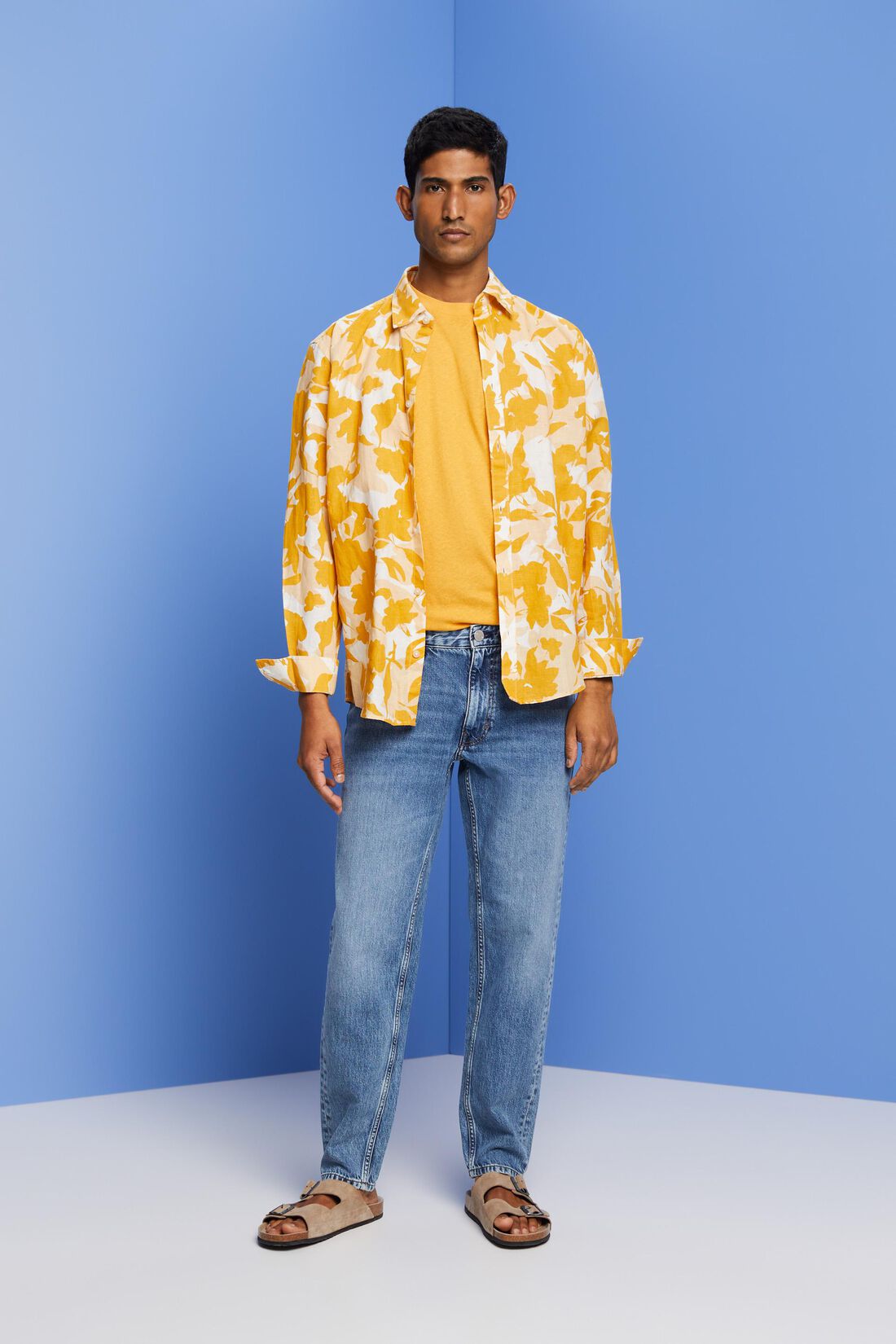 Jeans in bequemer, schmaler Passform