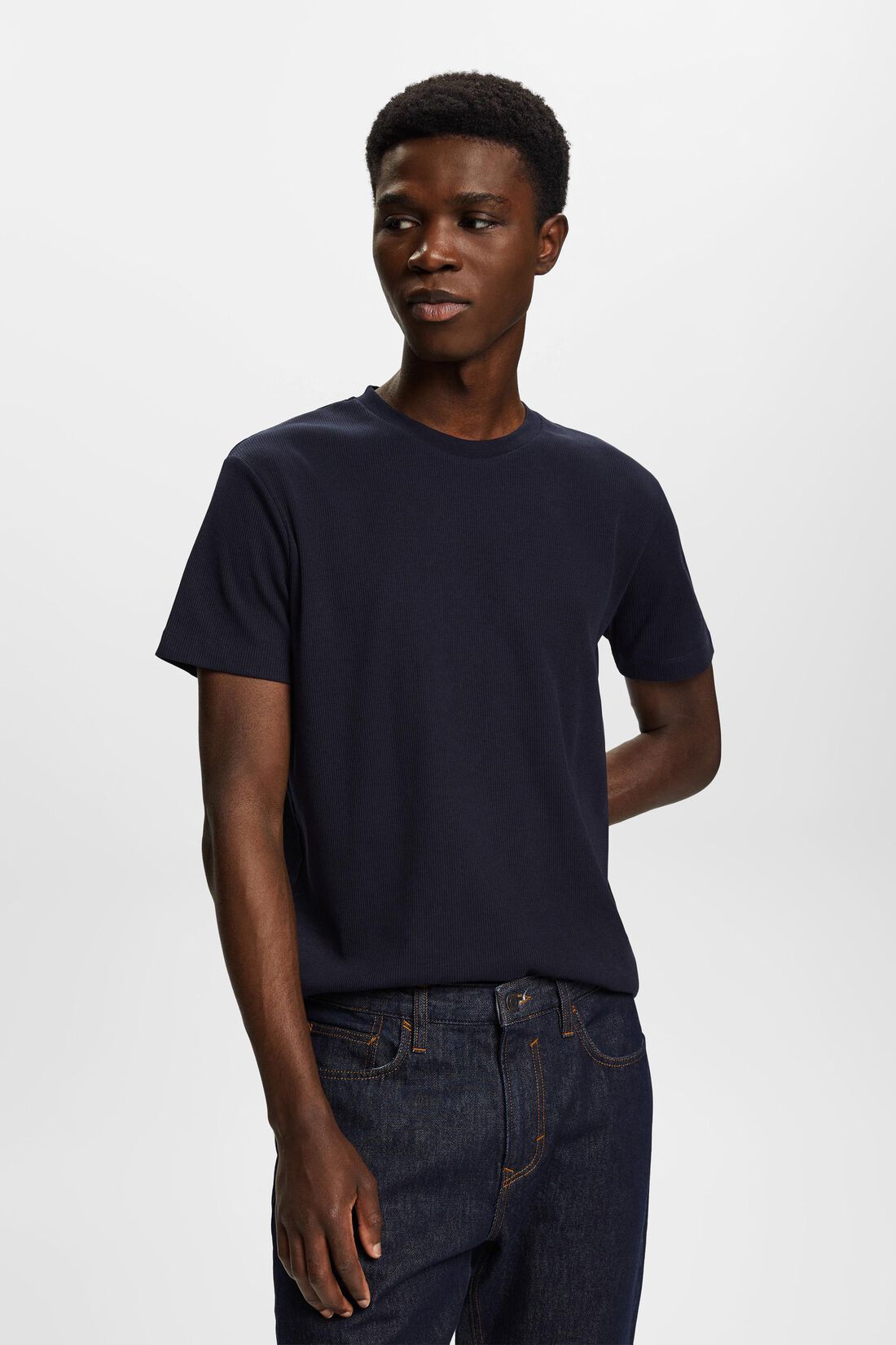 Geripptes T-Shirt