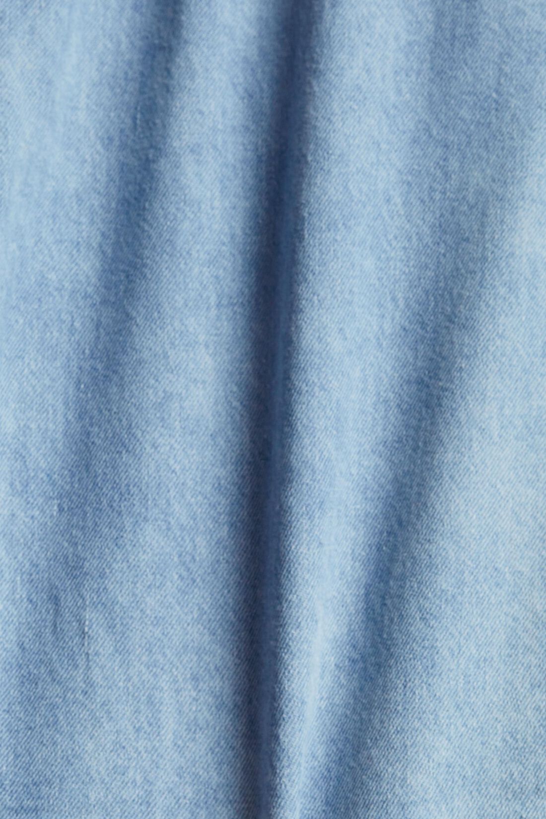 Mit Leinen: Denim im Paperbag-Stil