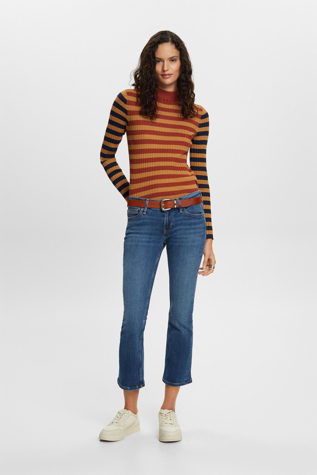 Bootcut Jeans in Cropped-L&auml;nge mit niedrigem Bund