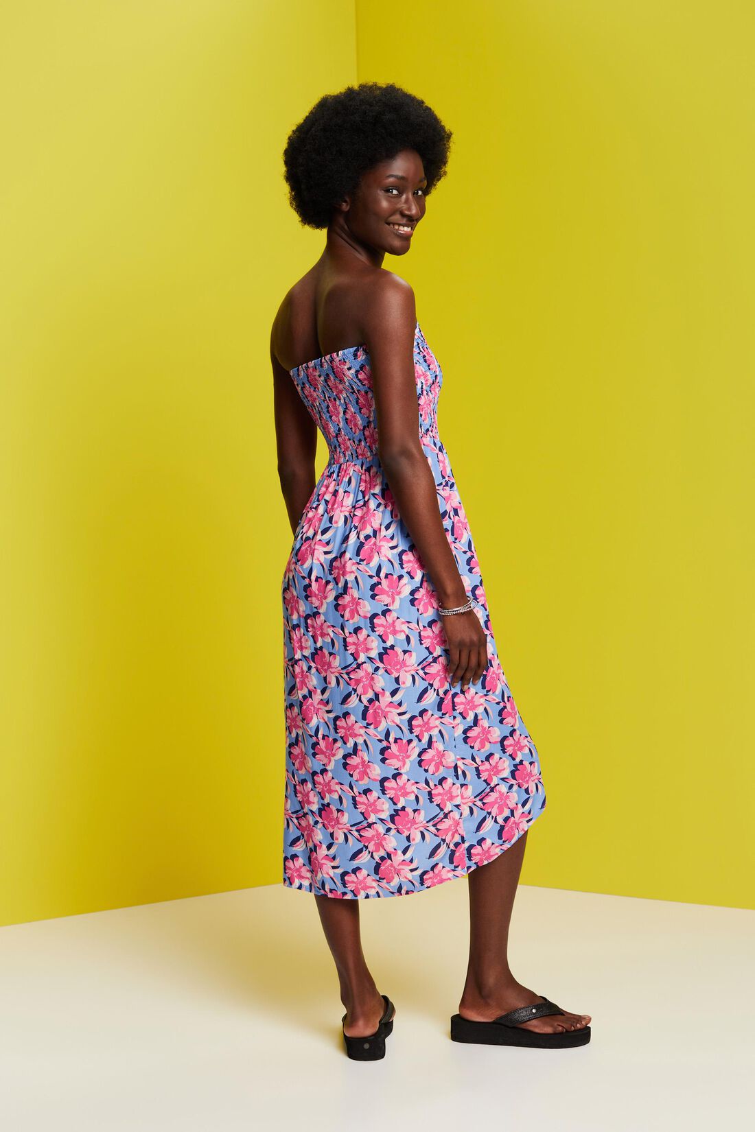 Gesmoktes Schlauchkleid in Midil&auml;nge, LENZING&trade; ECOVERO&trade;