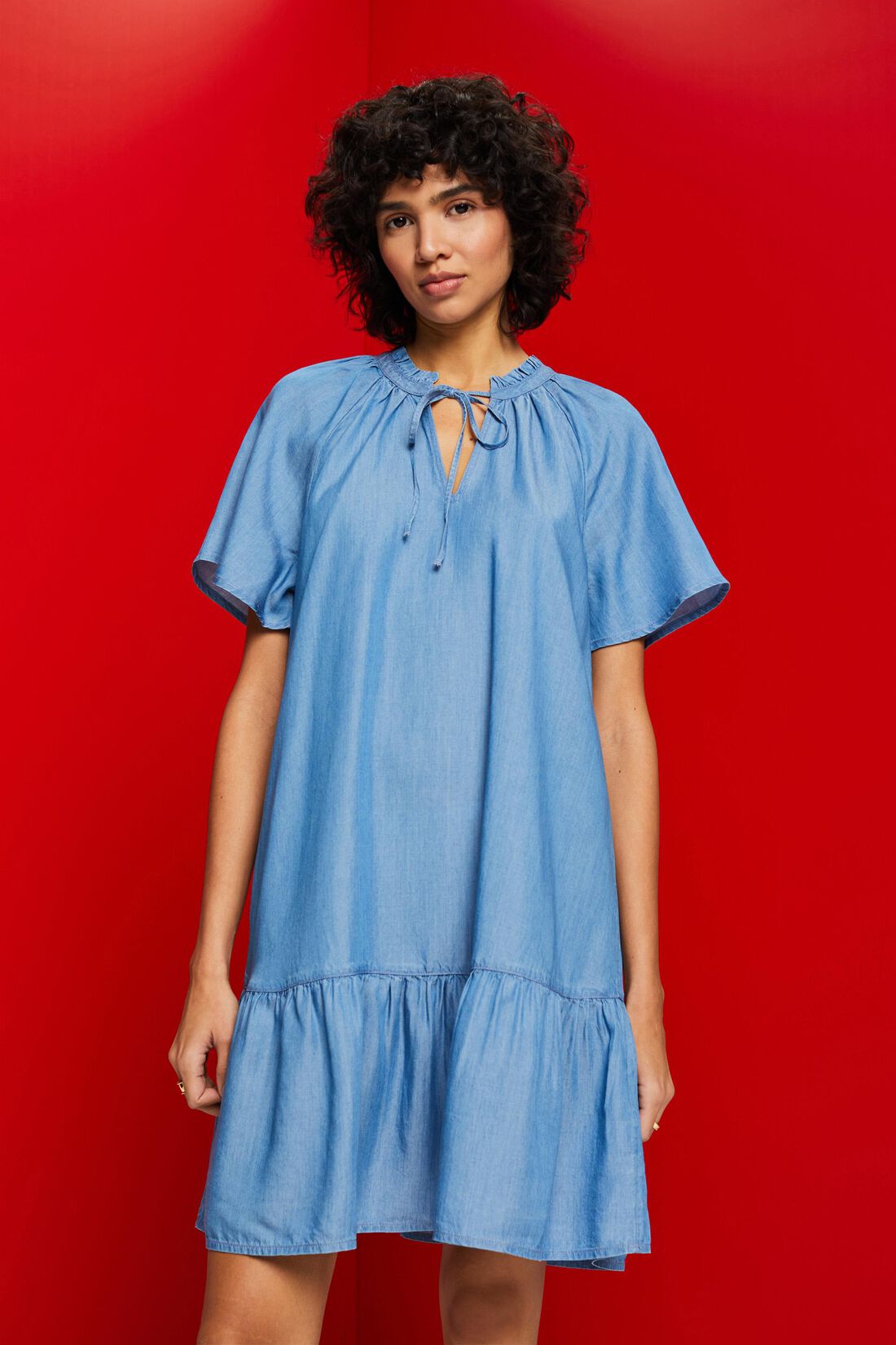 Chambray-Kleid mit R&uuml;schenbesatz am Nackenbindeband, TENCEL&trade;