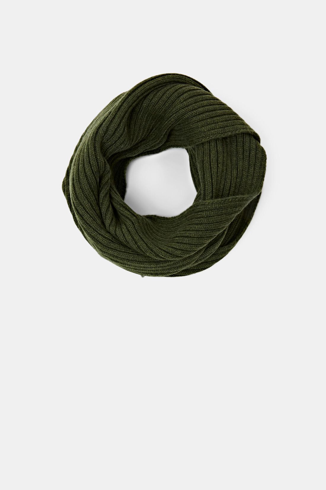 Loop-Schal in Rippstrick-Design