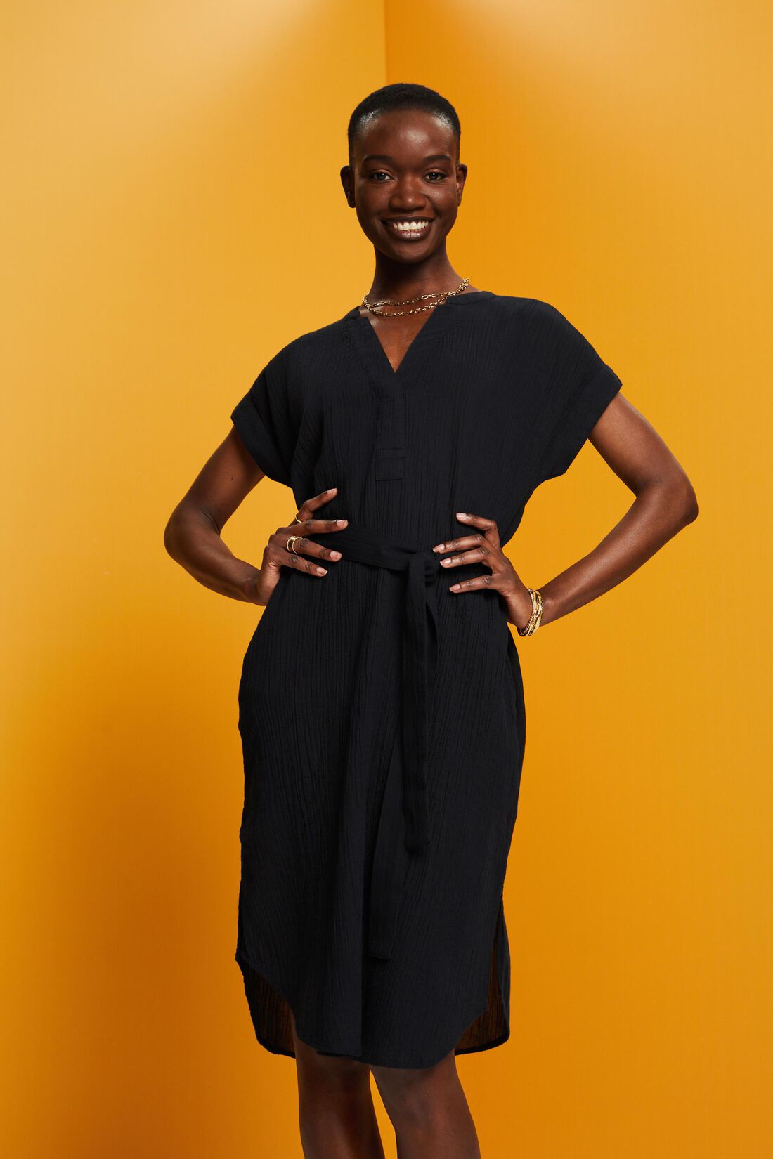 Midikleid in Knitteroptik mit G&uuml;rtel