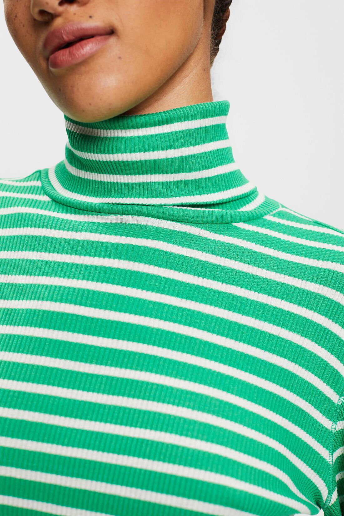 Gestreiftes Longsleeve mit Rollkragen