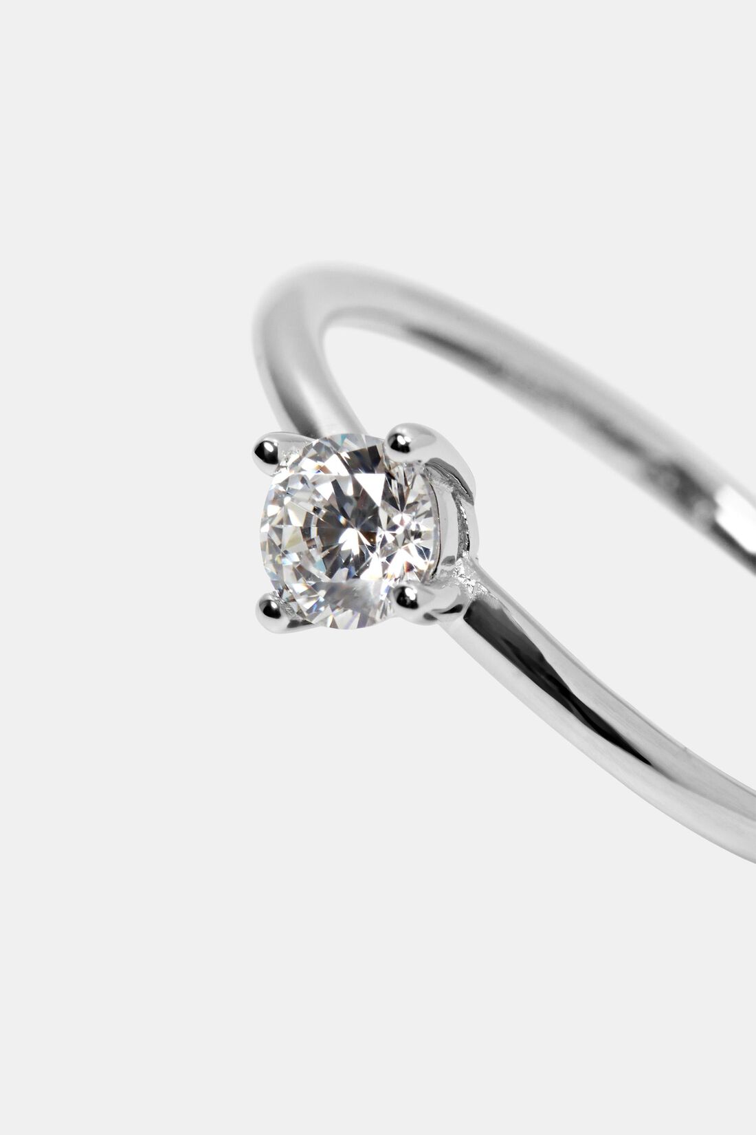Sterlingsilber-Ring mit kubischem Zirkoniastein
