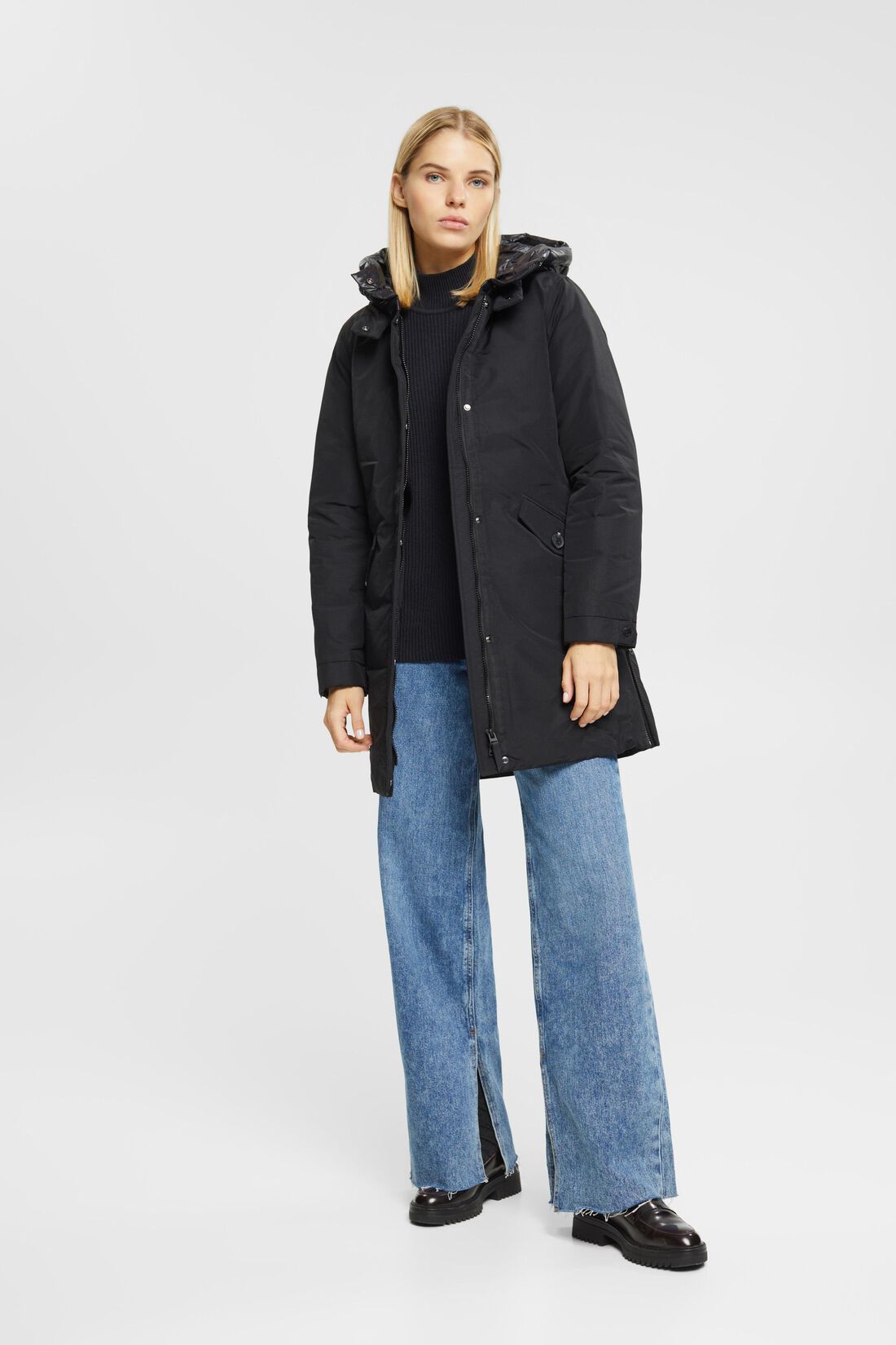 Jacke mit Kapuze und F&uuml;llung aus recycelten Daunen
