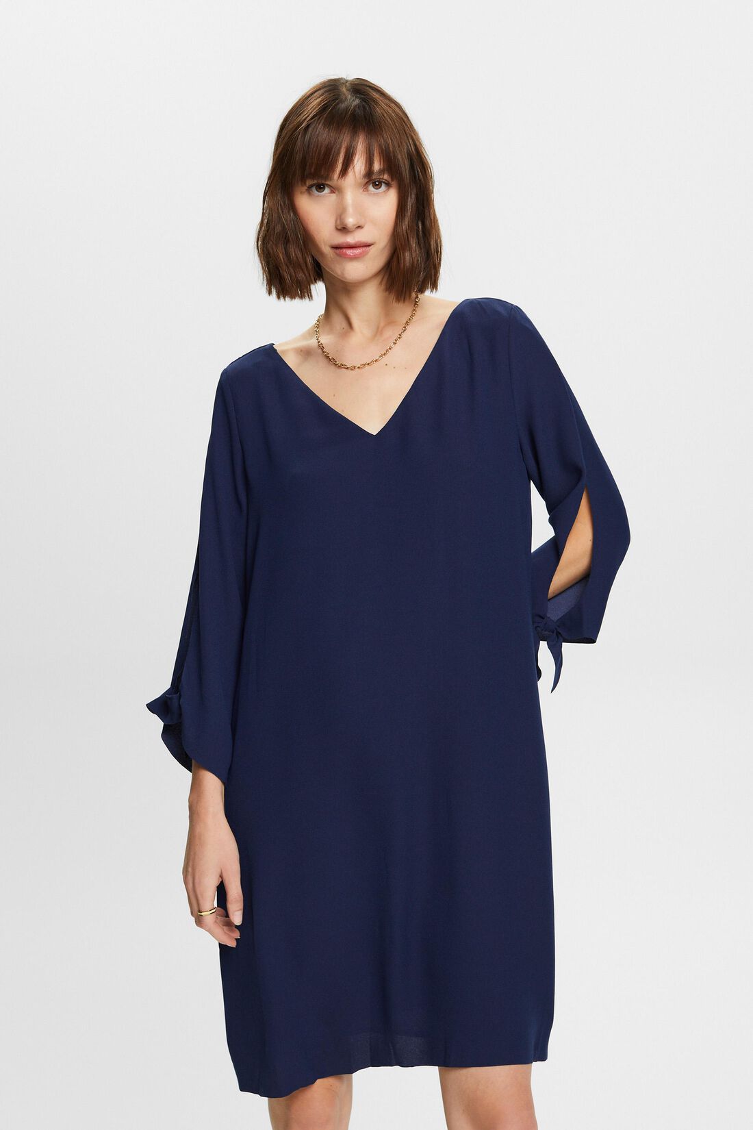 Cr&ecirc;pe-Kleid mit Laser-Cut-Details