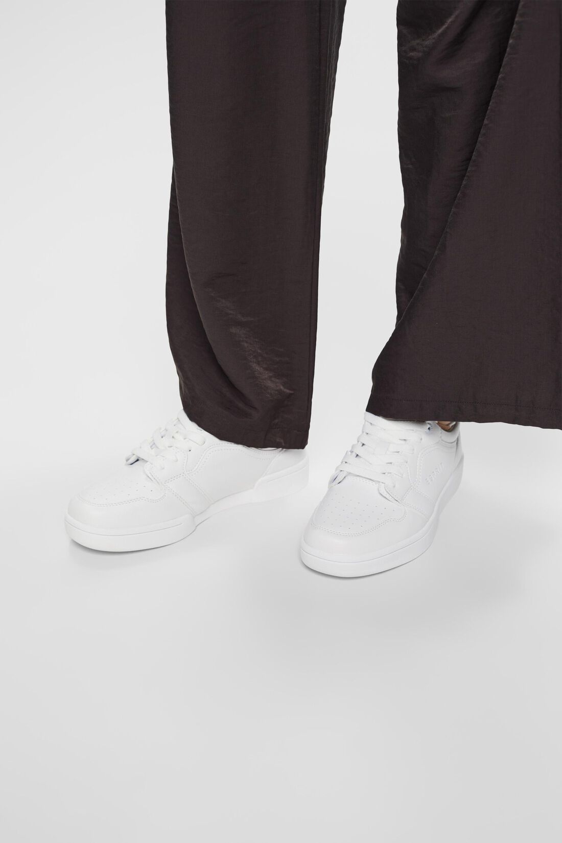 Sneakers aus veganem Leder