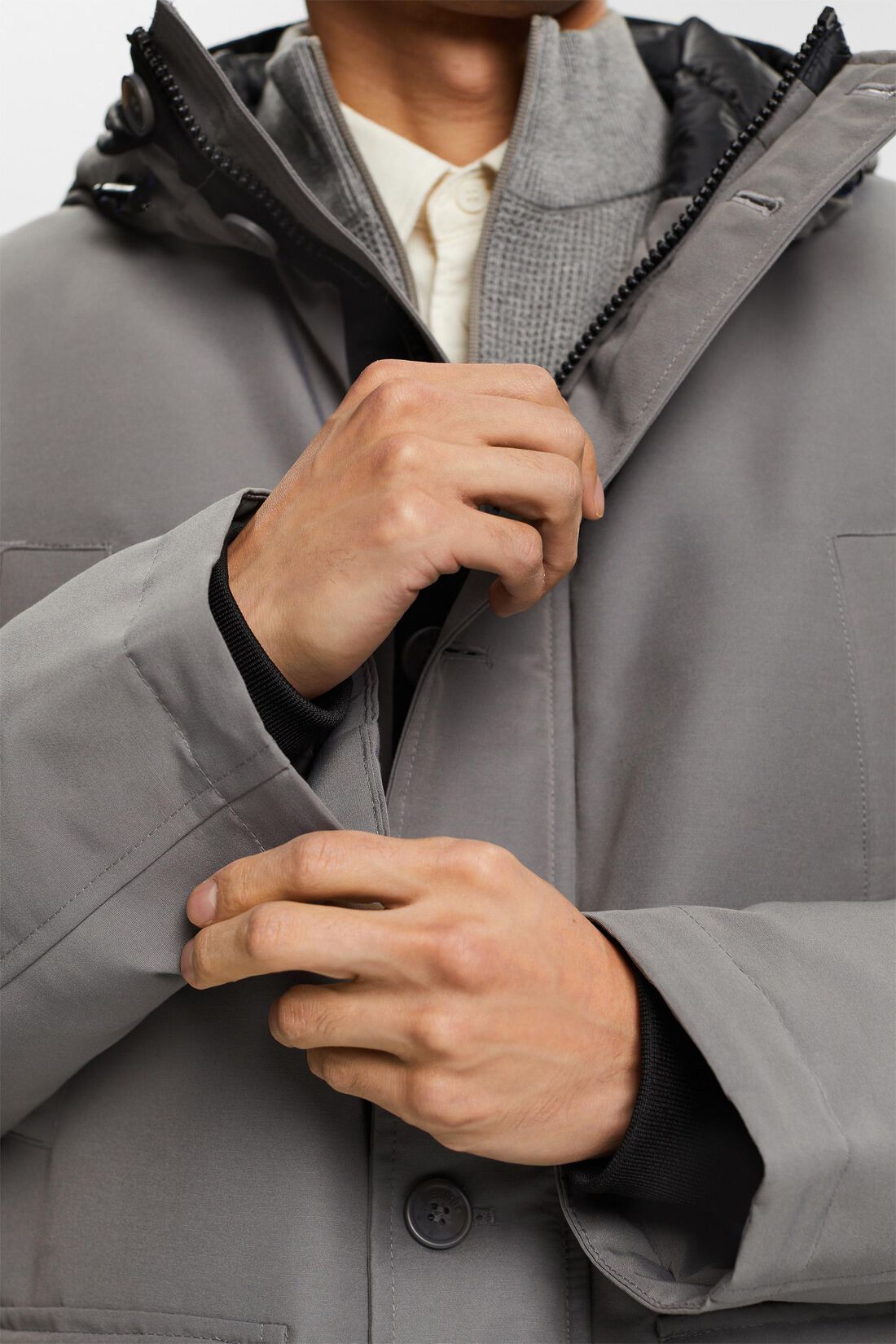 Daunenjacke mit Kapuze