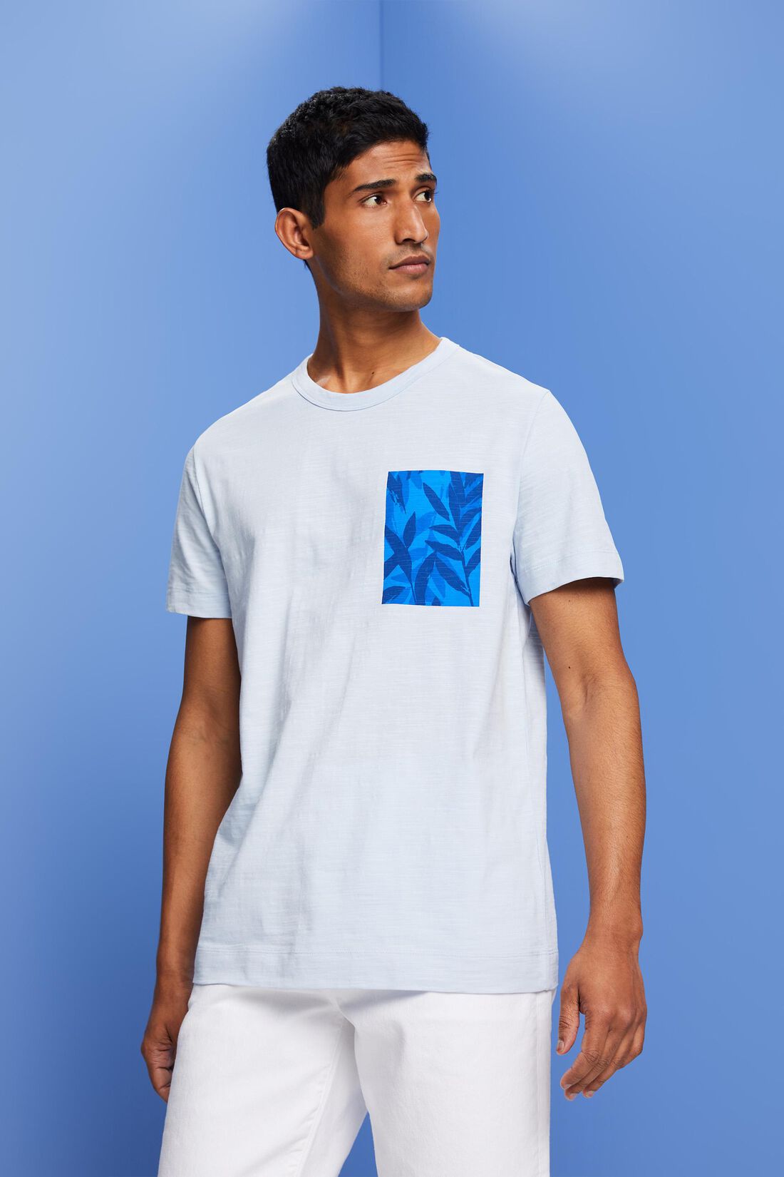 Jersey-T-Shirt mit Brust-Print, 100 % Baumwolle